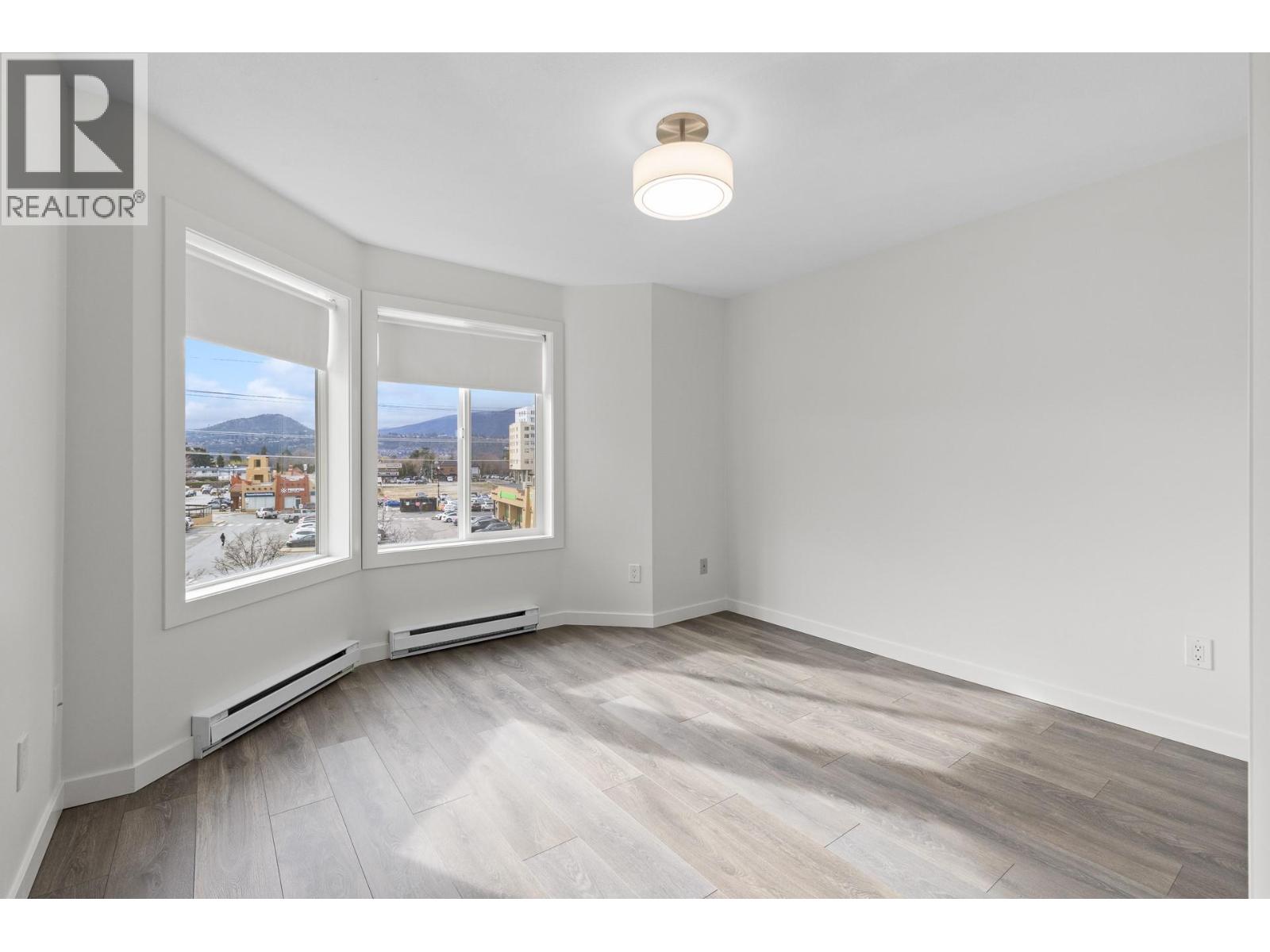 402 769 KLO Road, Kelowna