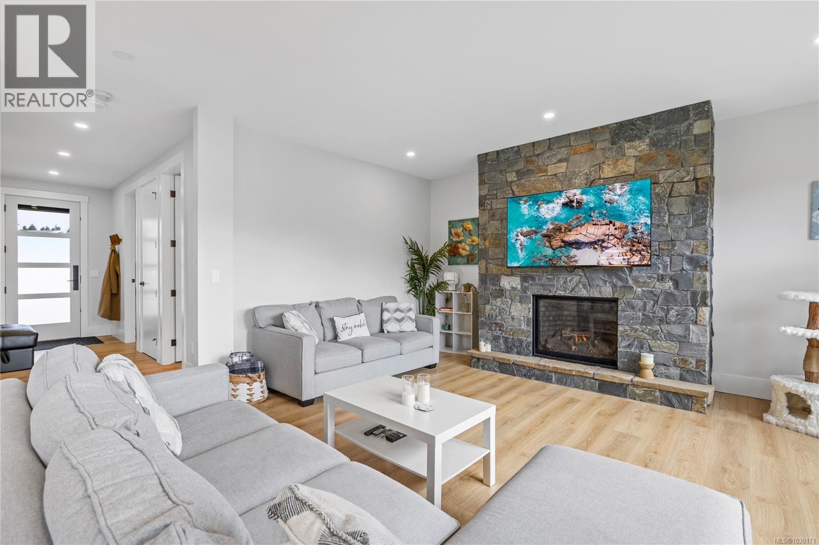 150 Cabot Crt - 2