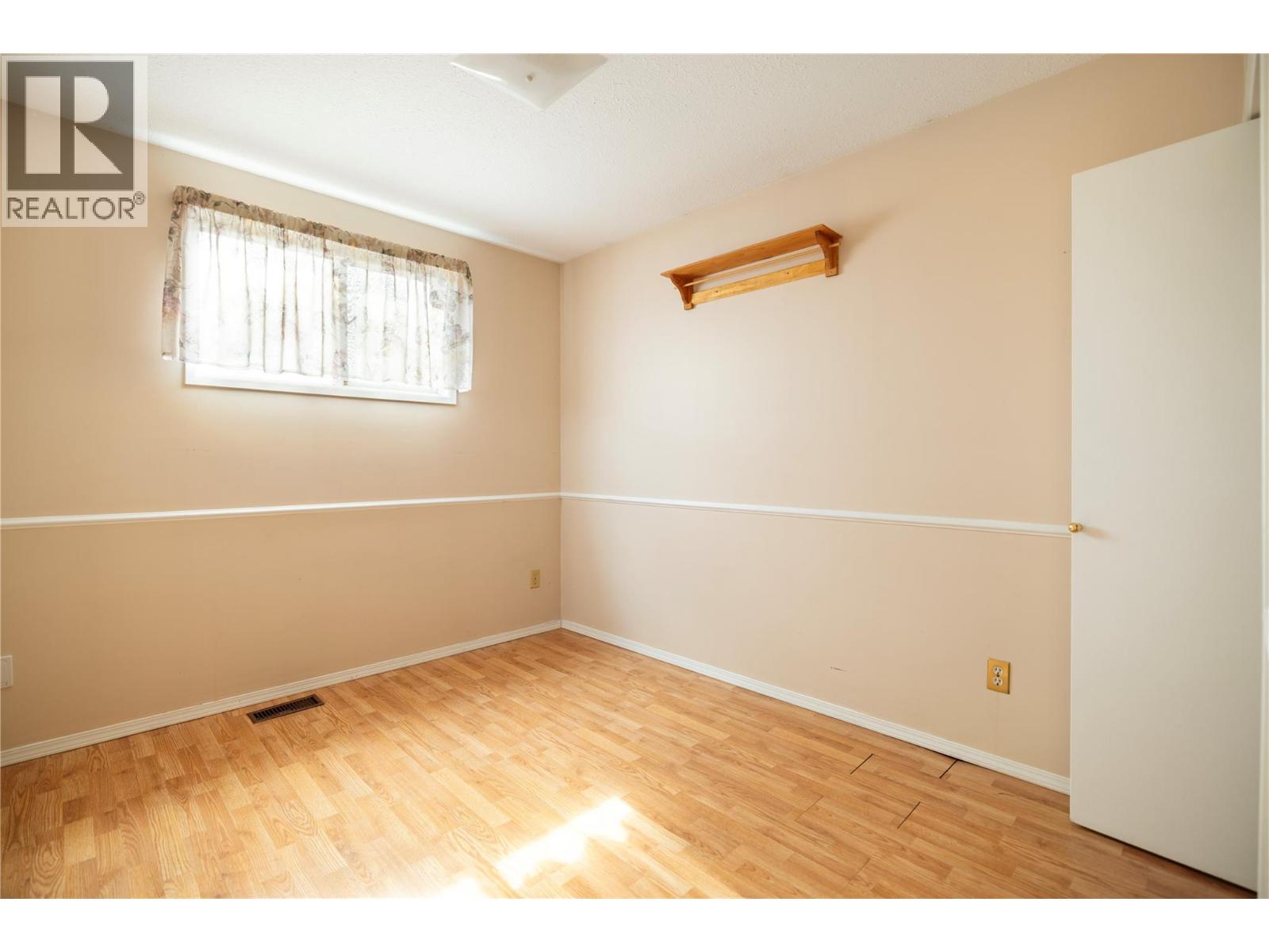250 Hillaby Avenue - 11