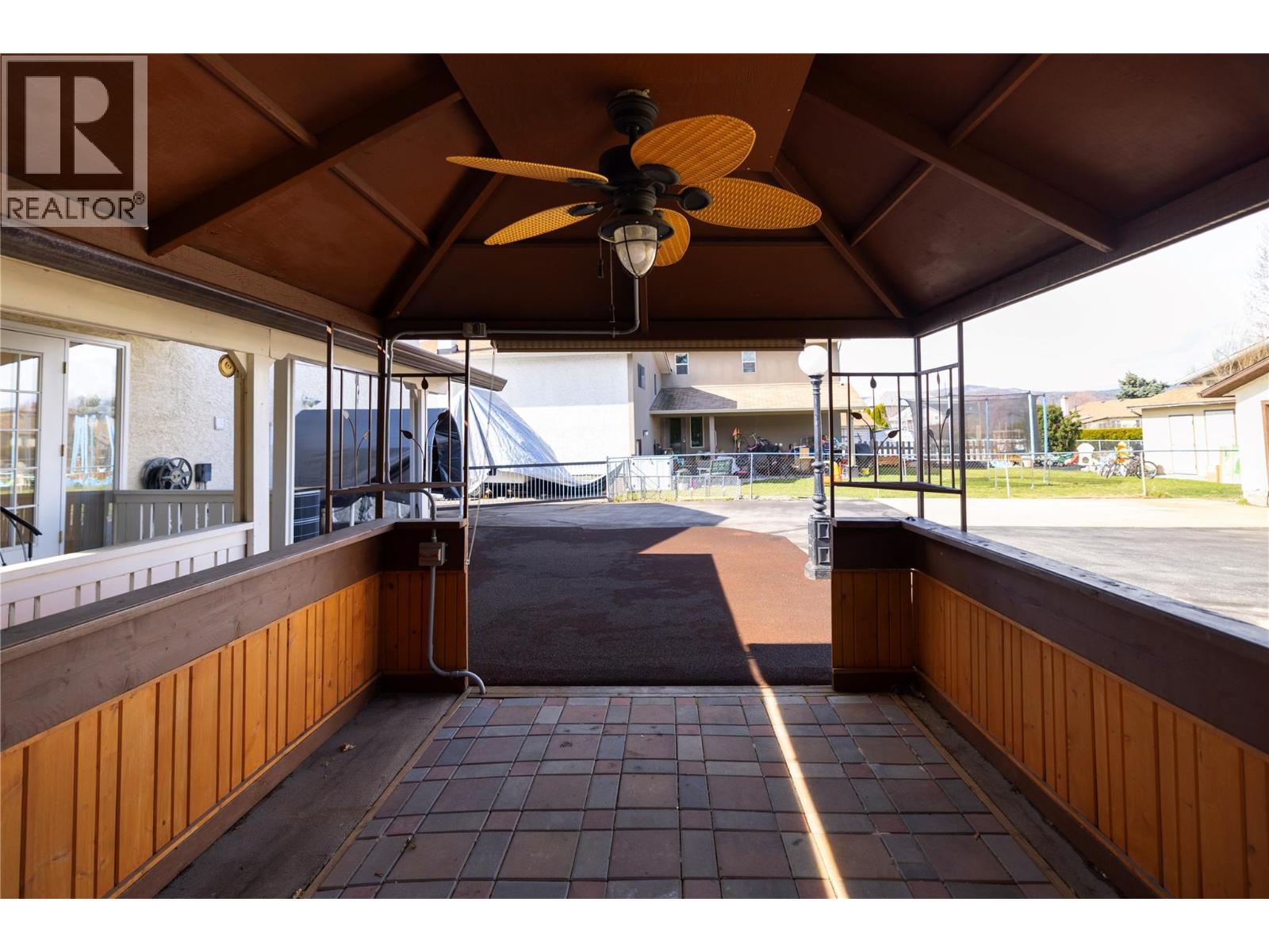 250 Hillaby Avenue - 20