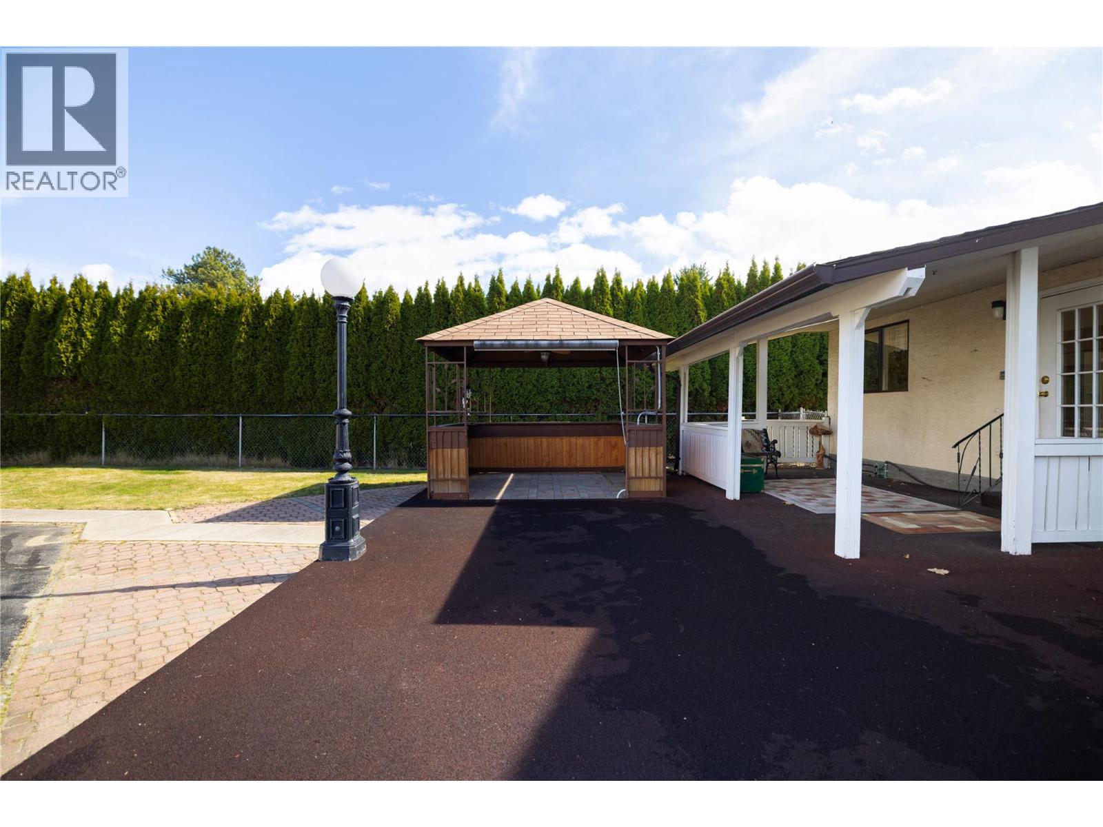 250 Hillaby Avenue - 22