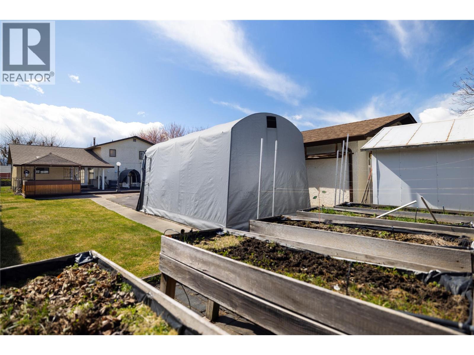 250 Hillaby Avenue - 30