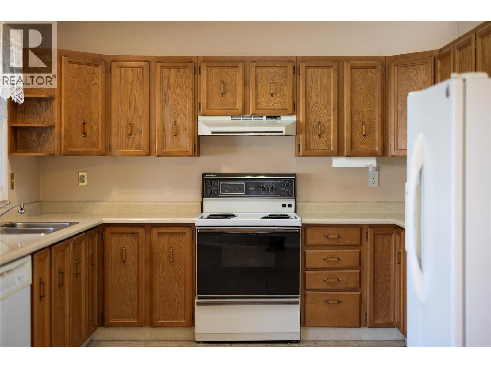 250 Hillaby Avenue - 4