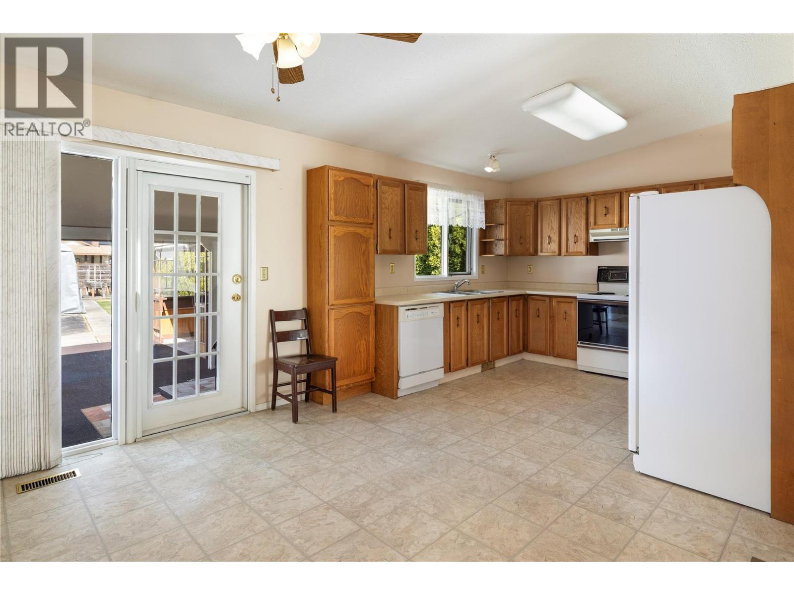 250 Hillaby Avenue - 5