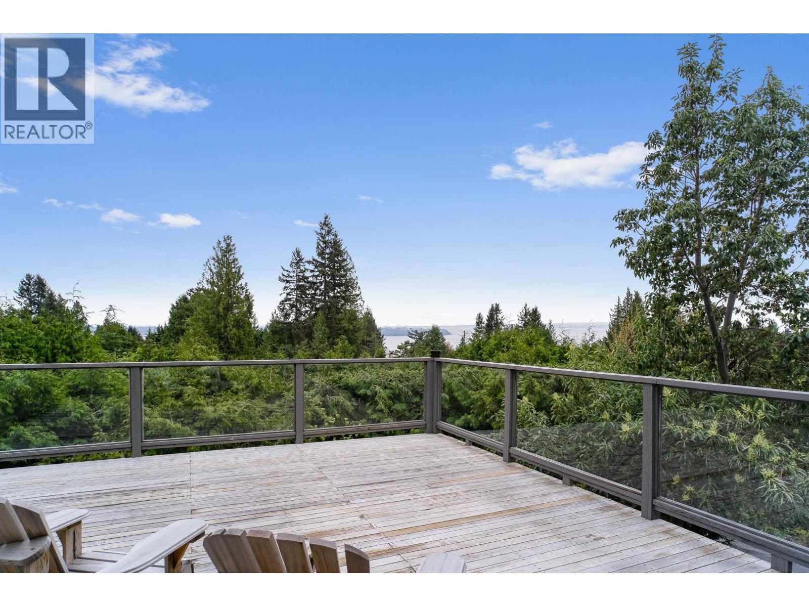 4607 WOODGREEN DRIVE, West Vancouver