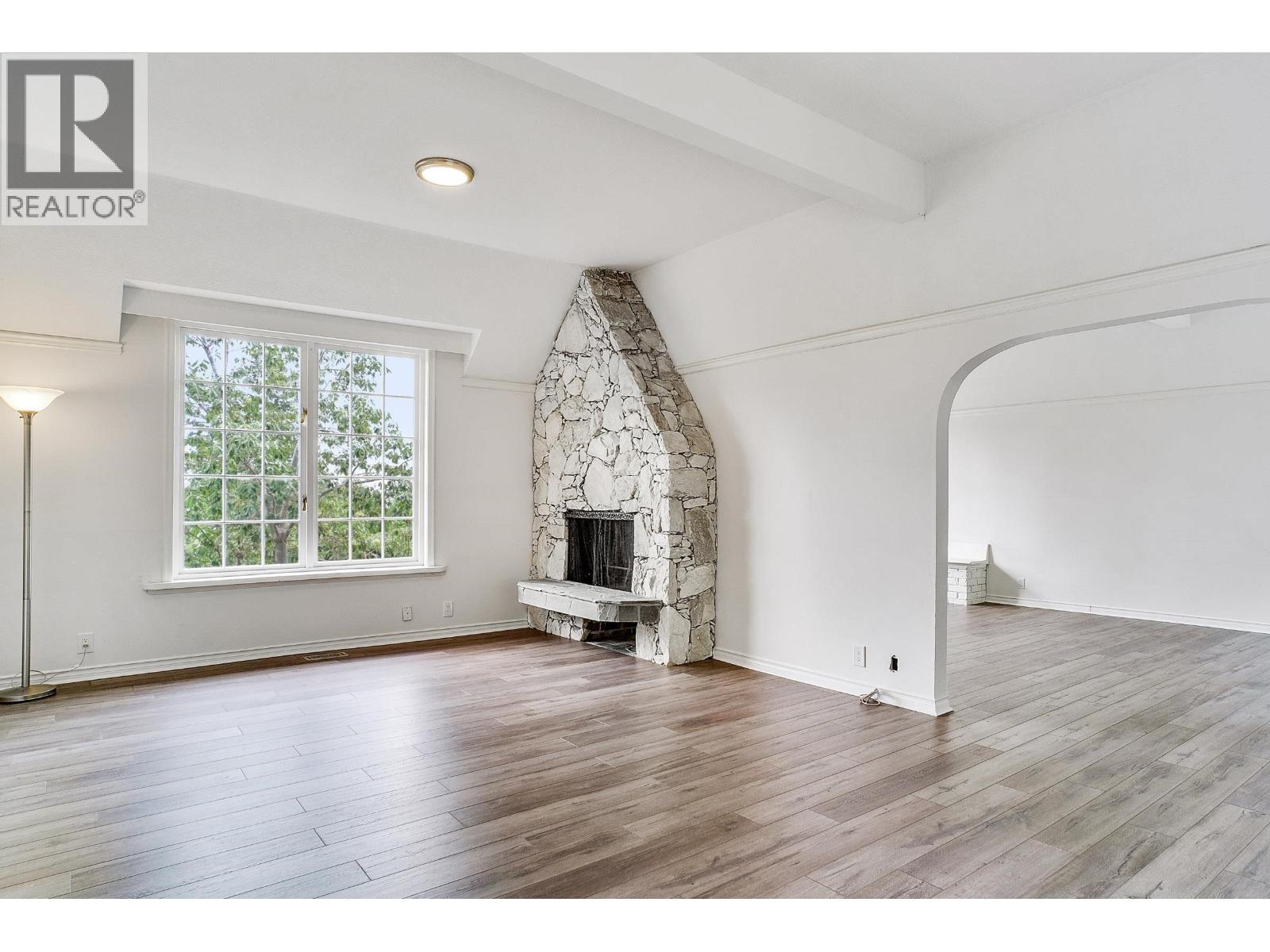 4607 WOODGREEN DRIVE, West Vancouver