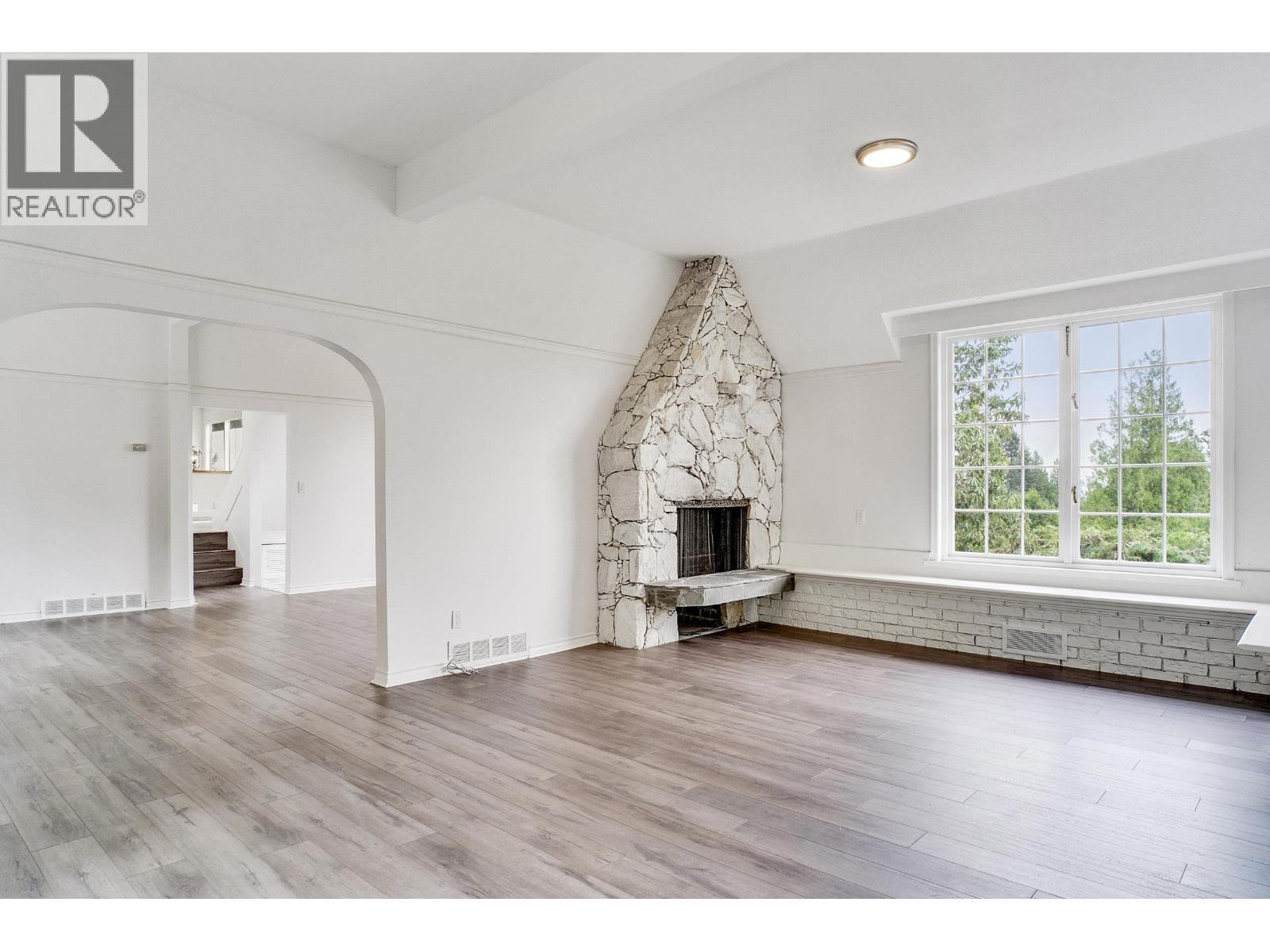 4607 WOODGREEN DRIVE, West Vancouver