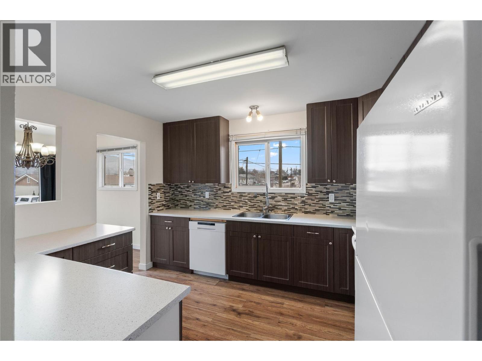 602 WINDSOR AVENUE - 6