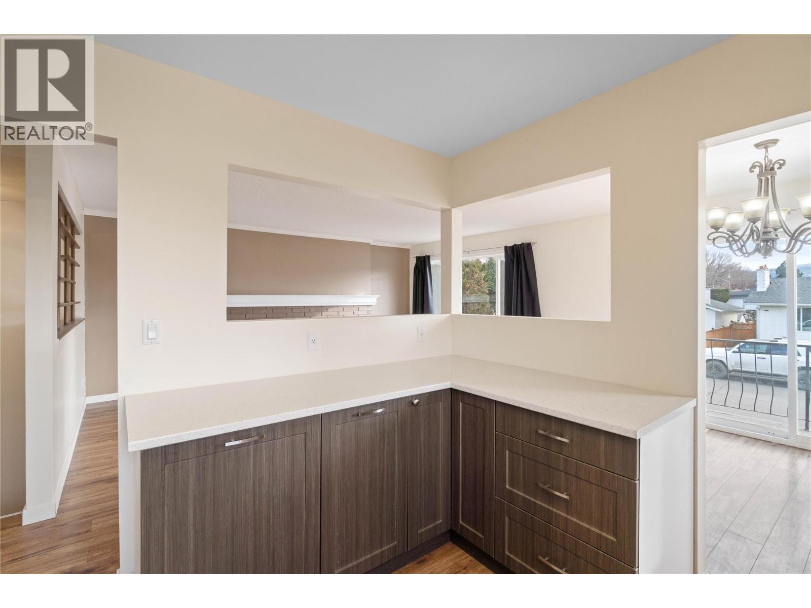 602 WINDSOR AVENUE - 7