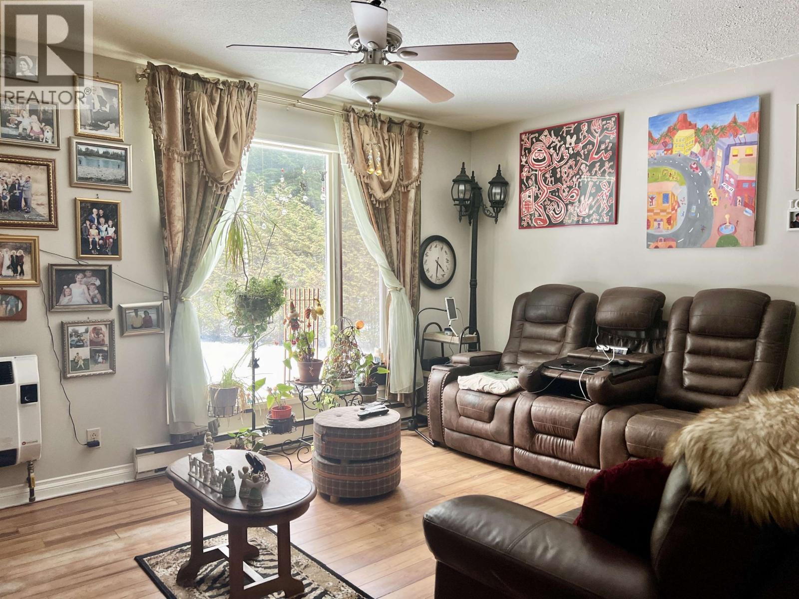 196 CHINOOK AVENUE - 10