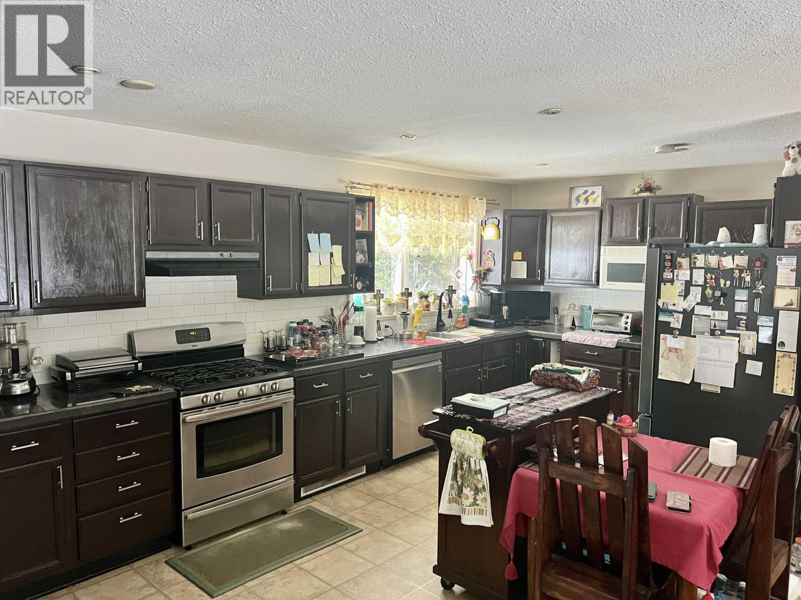 196 CHINOOK AVENUE - 14