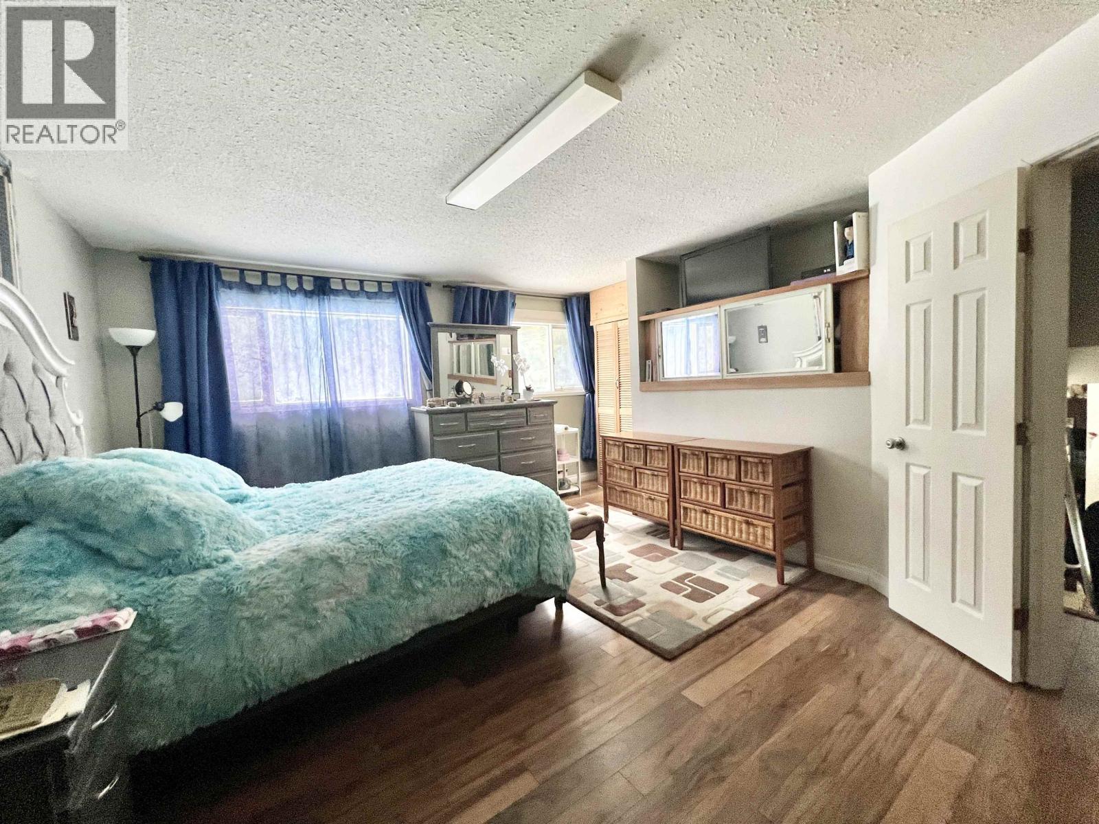 196 CHINOOK AVENUE - 16