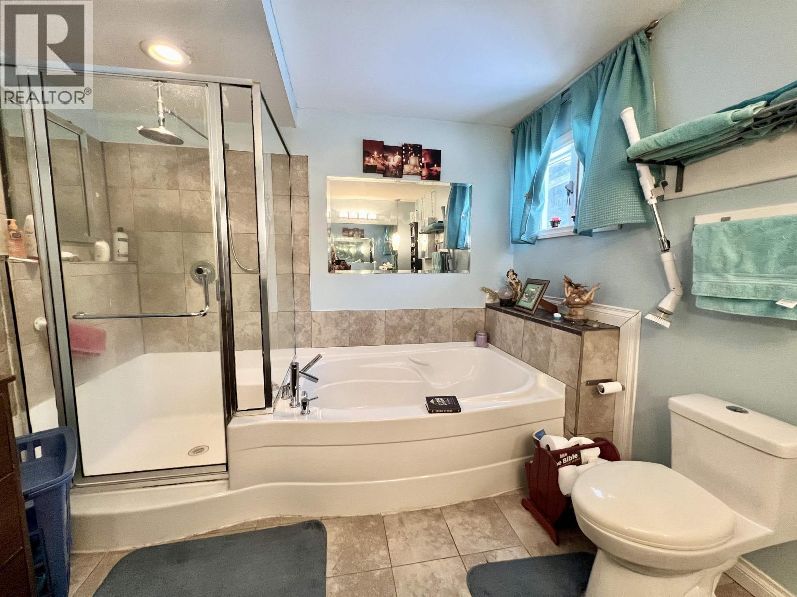 196 CHINOOK AVENUE - 18