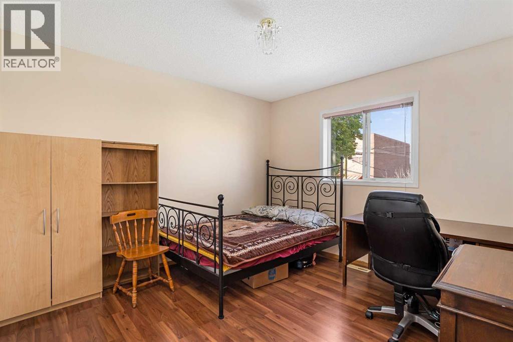 218 15 AVENUE NW - 24