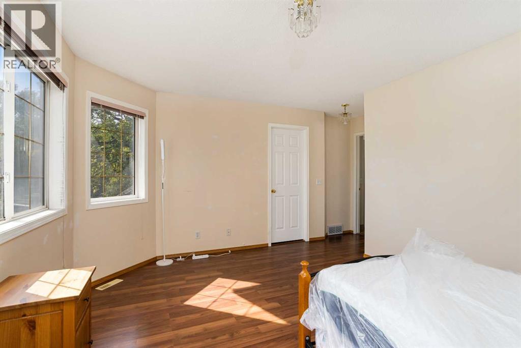 218 15 AVENUE NW - 27