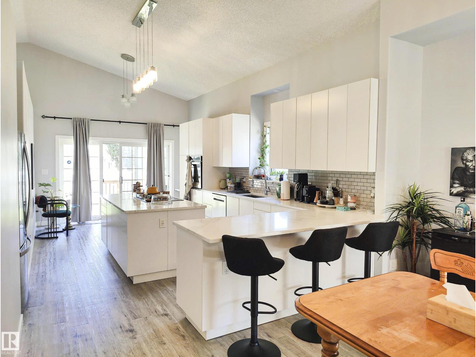 215 PETER CL NW NW, Edmonton