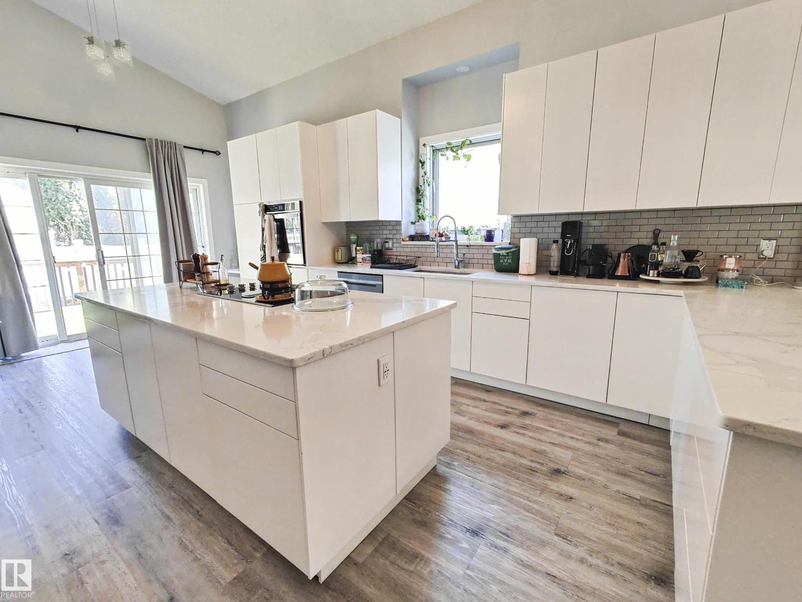 215 PETER CL NW NW, Edmonton