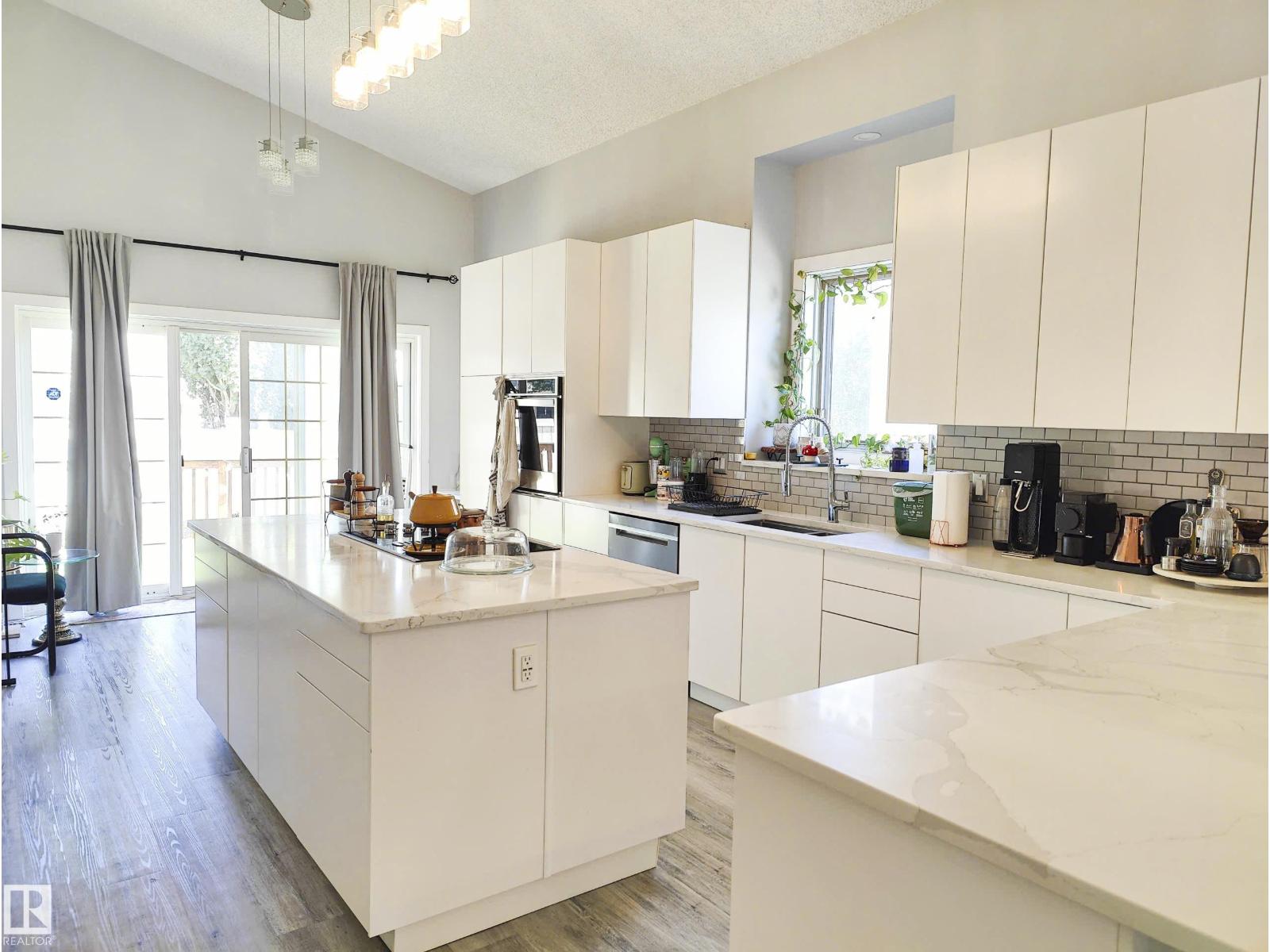 215 PETER CL NW NW, Edmonton