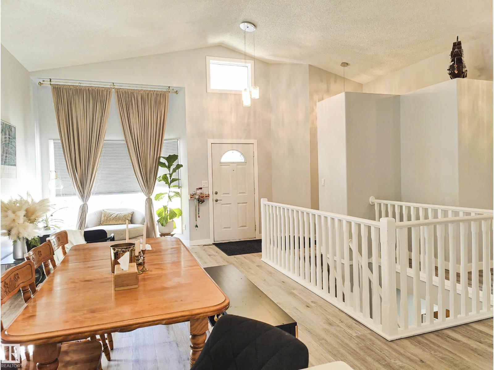 215 PETER CL NW NW, Edmonton