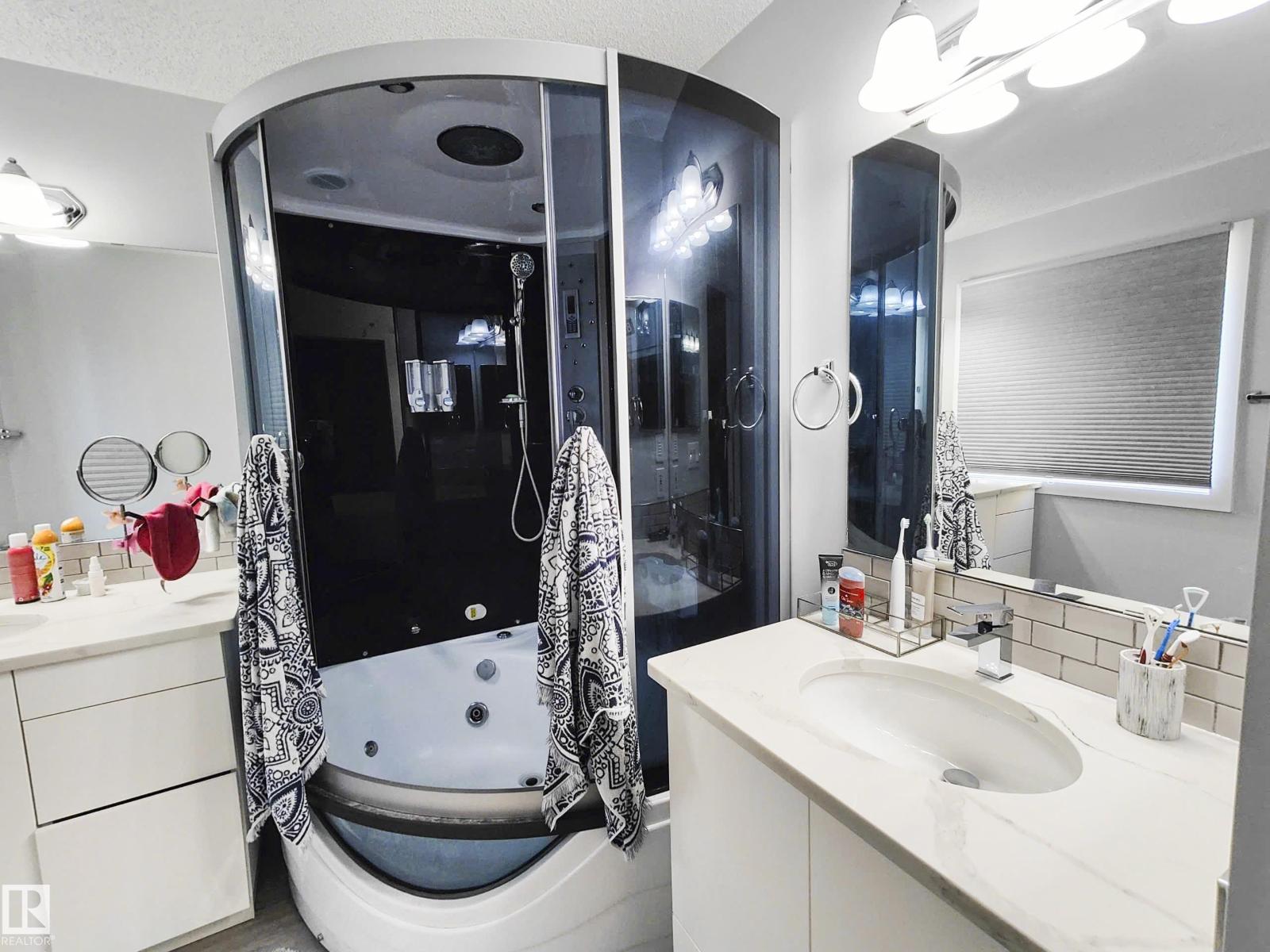 215 PETER CL NW NW, Edmonton