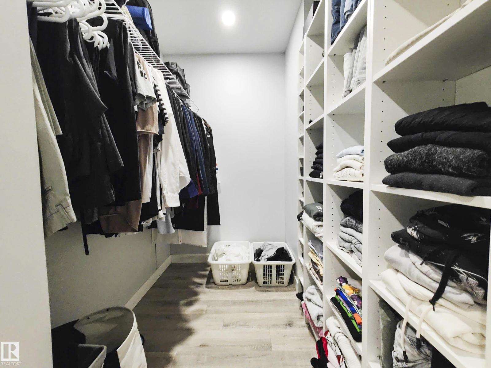 215 PETER CL NW NW, Edmonton