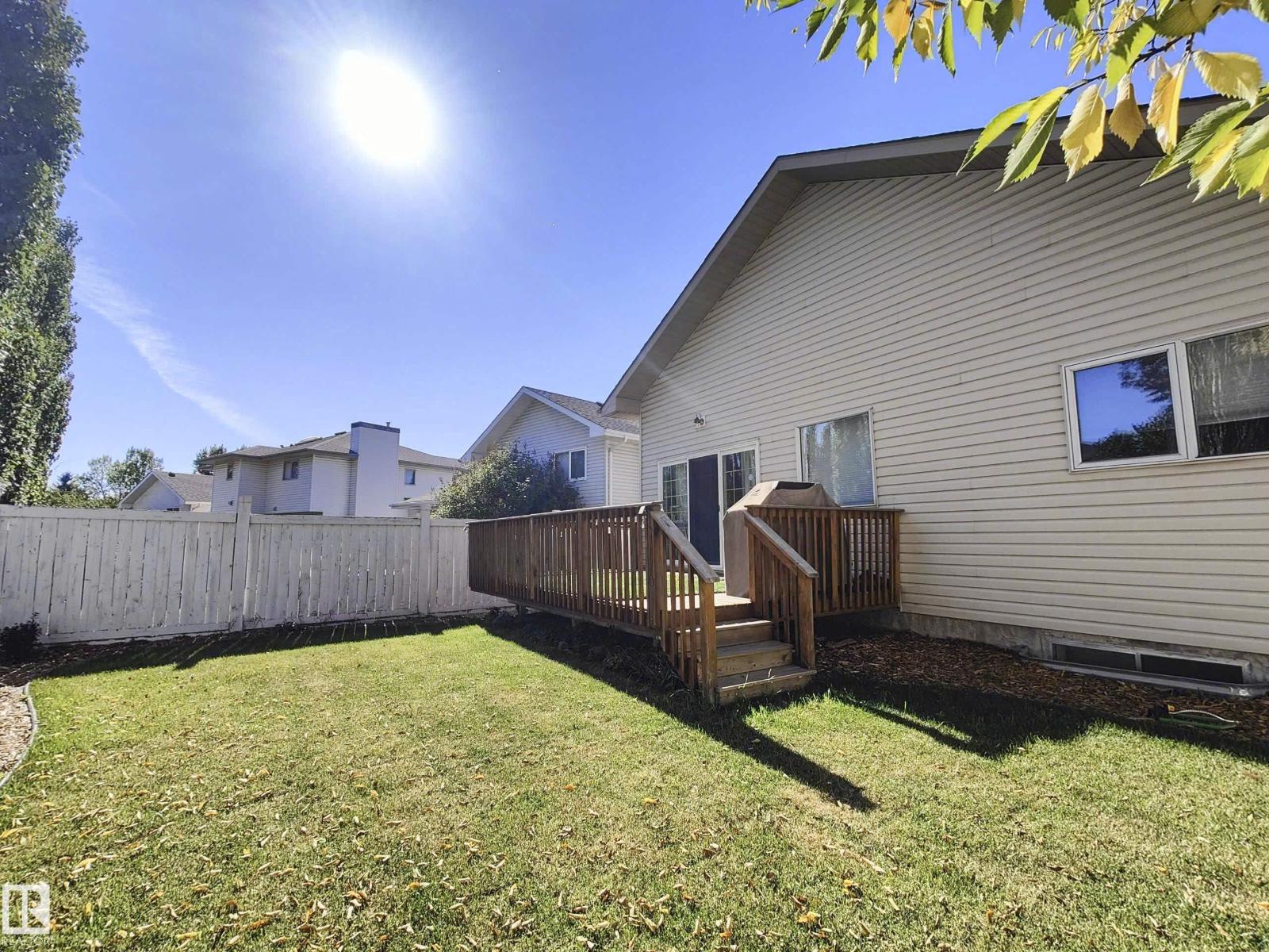 215 PETER CL NW NW, Edmonton