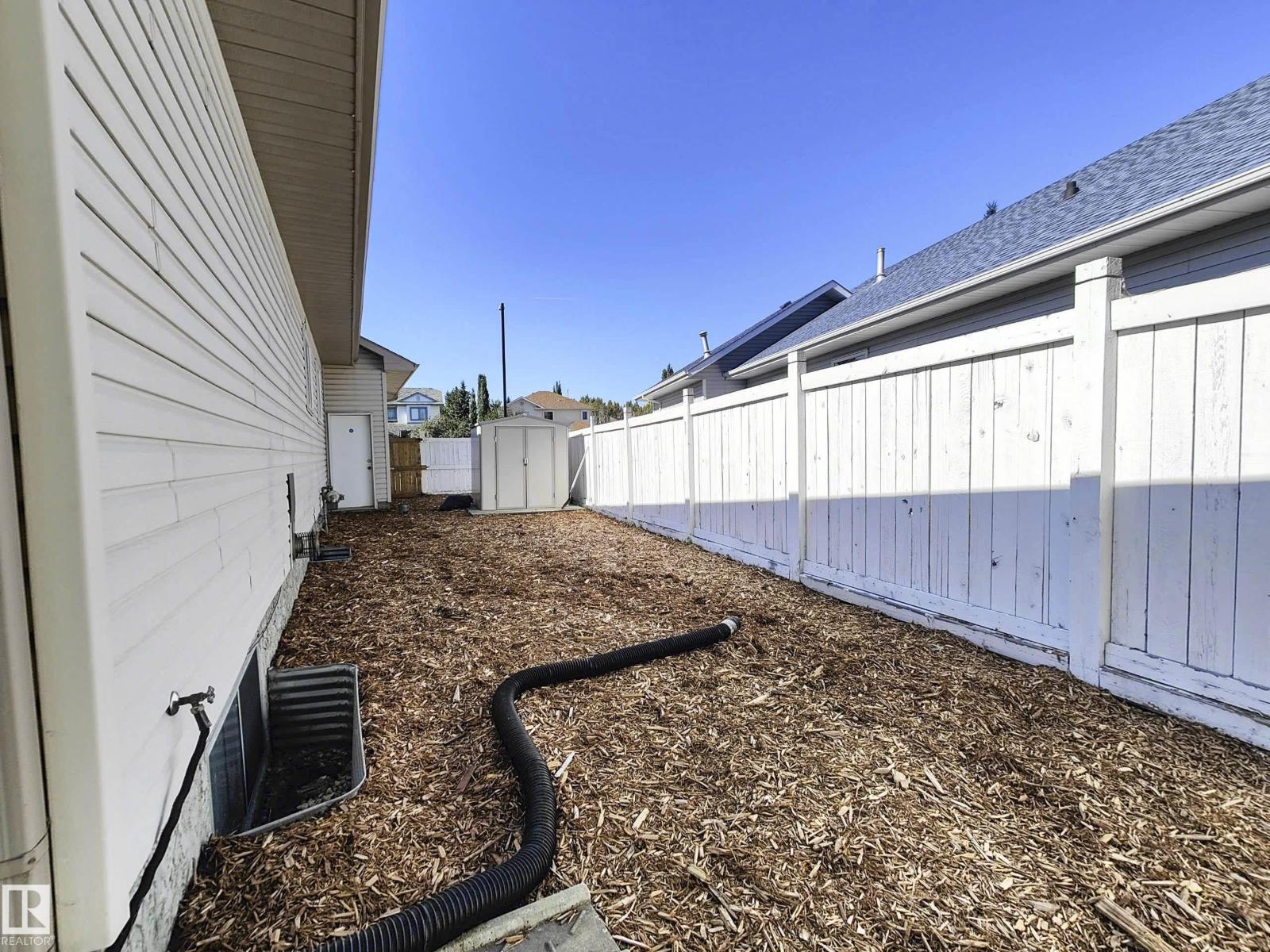 215 PETER CL NW NW, Edmonton