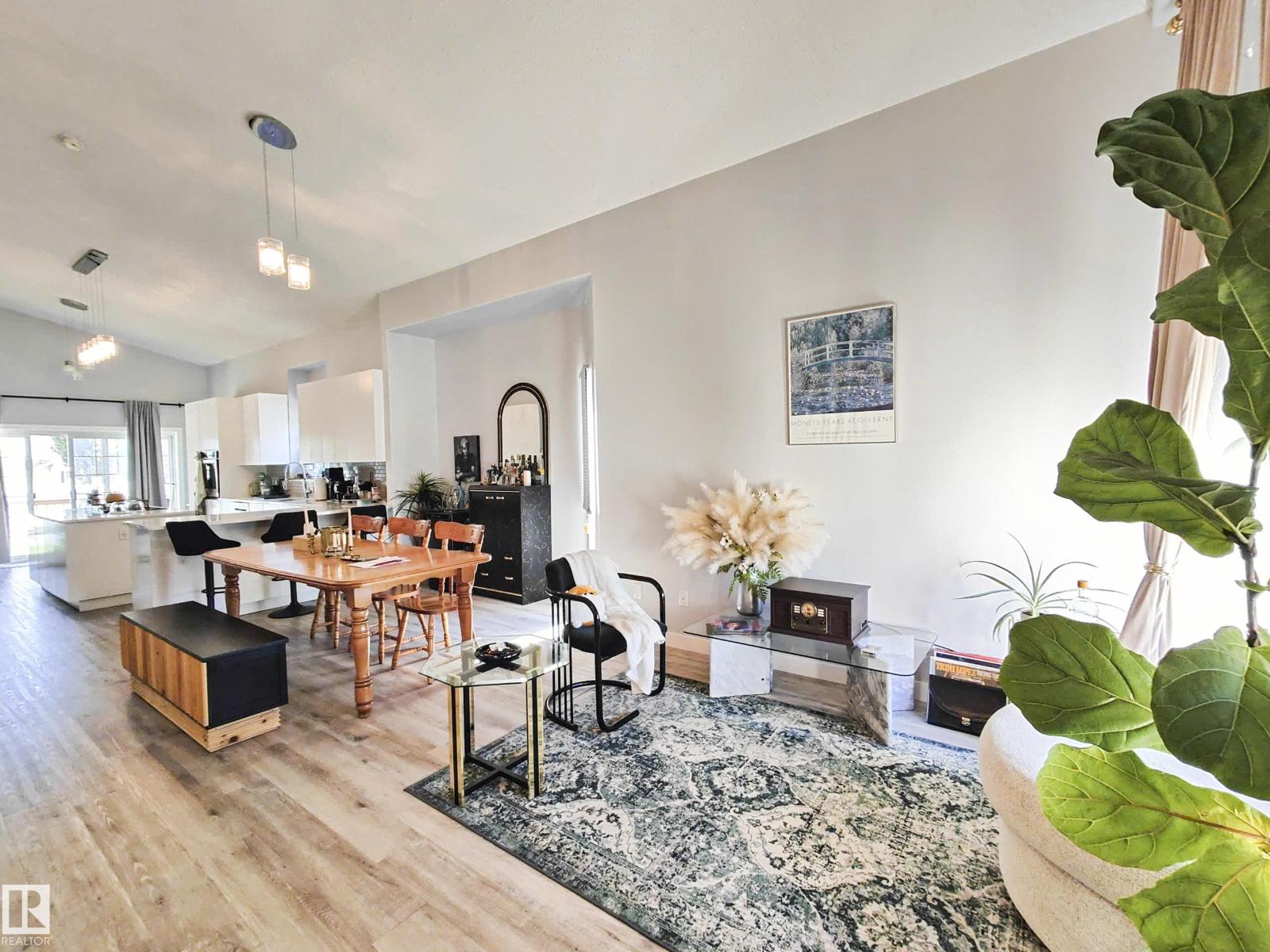 215 PETER CL NW NW, Edmonton