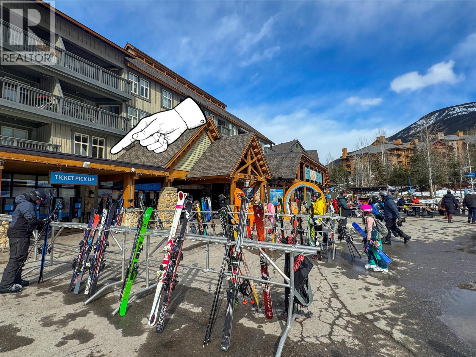 205 2050 SUMMIT Drive, Panorama