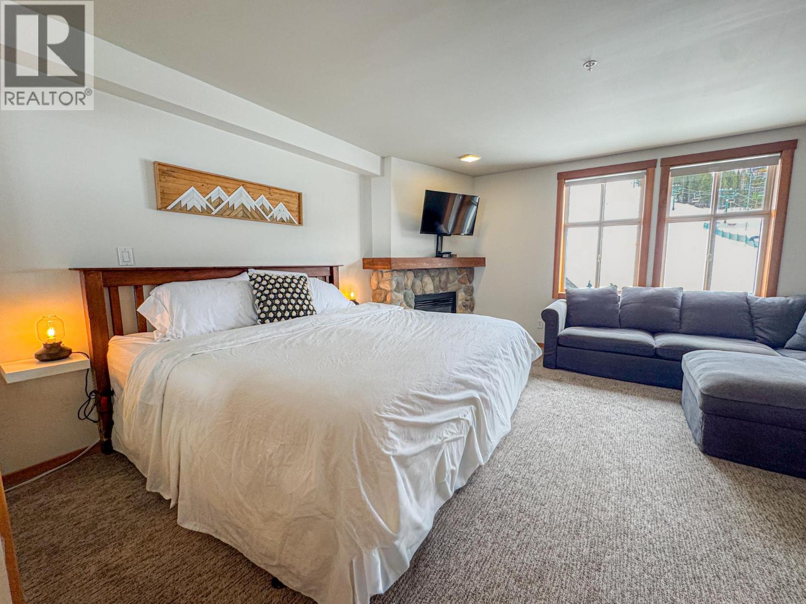 2050 SUMMIT Drive Unit# 205, Panorama