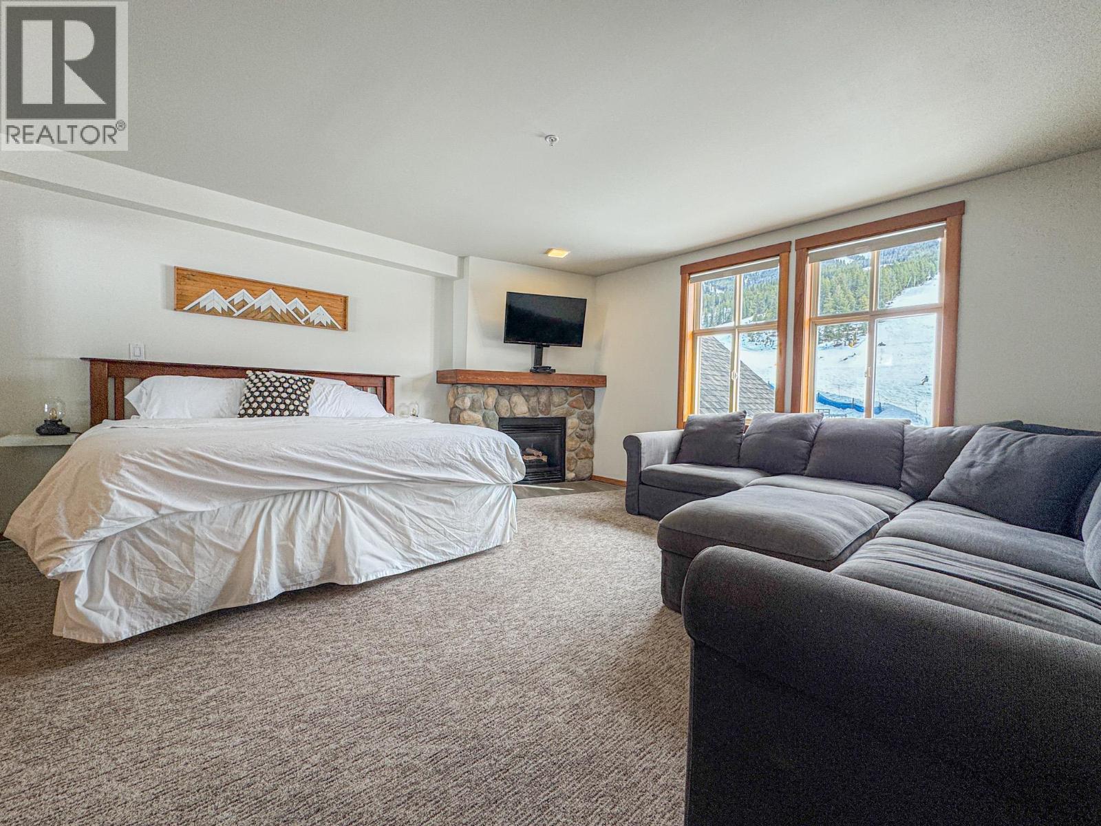 2050 SUMMIT Drive Unit# 205, Panorama