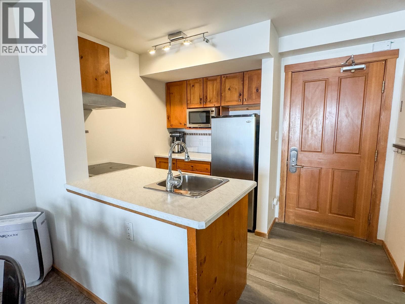 2050 SUMMIT Drive Unit# 205, Panorama