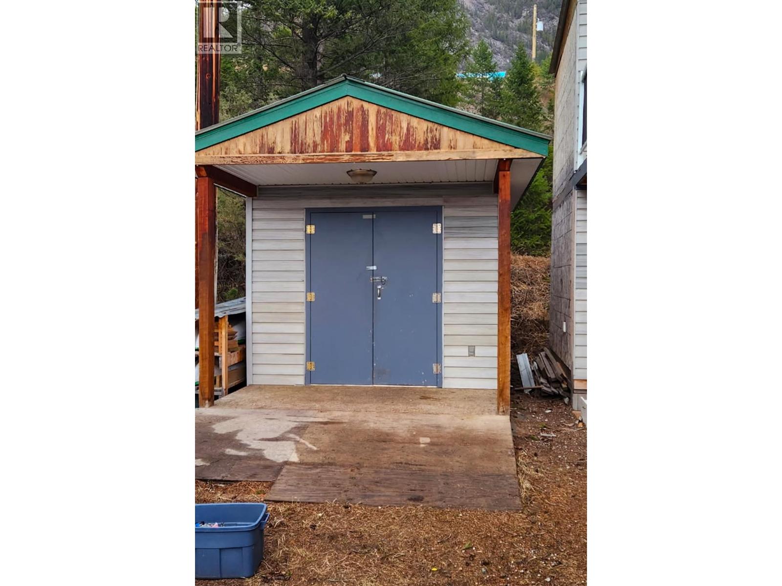 12 Eacrett Road, Radium Hot Springs