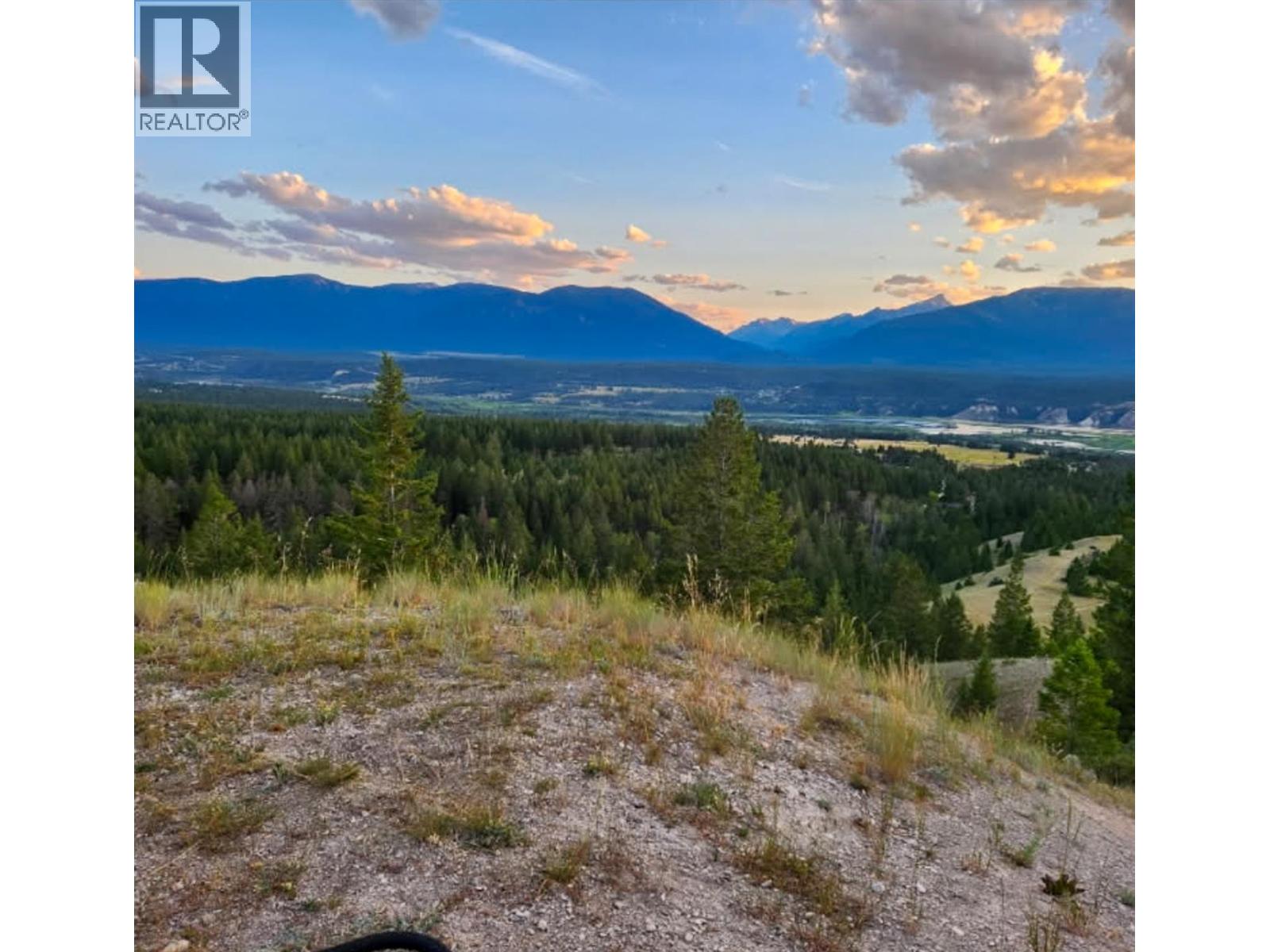 12 Eacrett Road, Radium Hot Springs