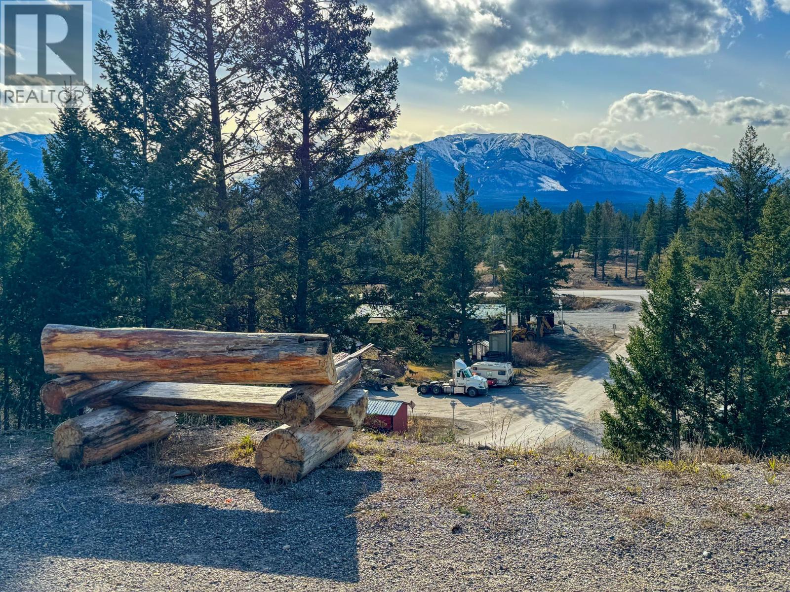 12 Eacrett Road, Radium Hot Springs