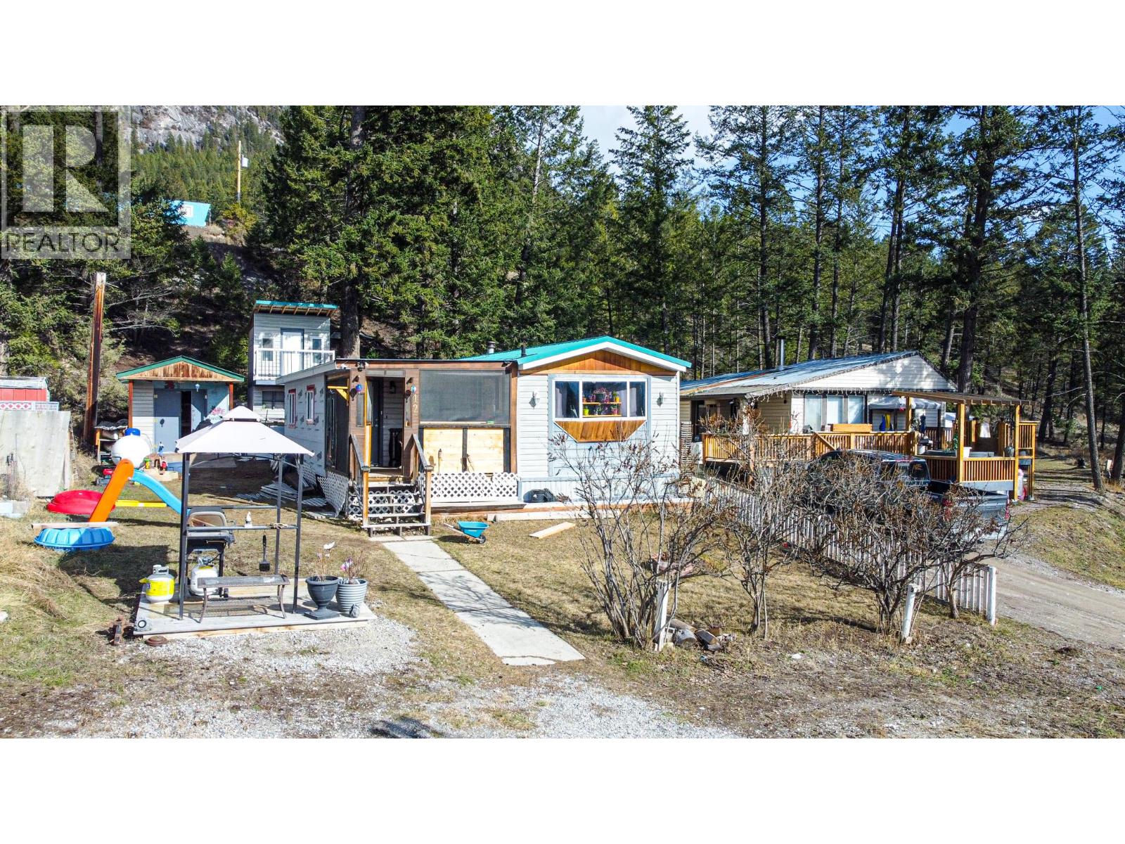 12 Eacrett Road, Radium Hot Springs