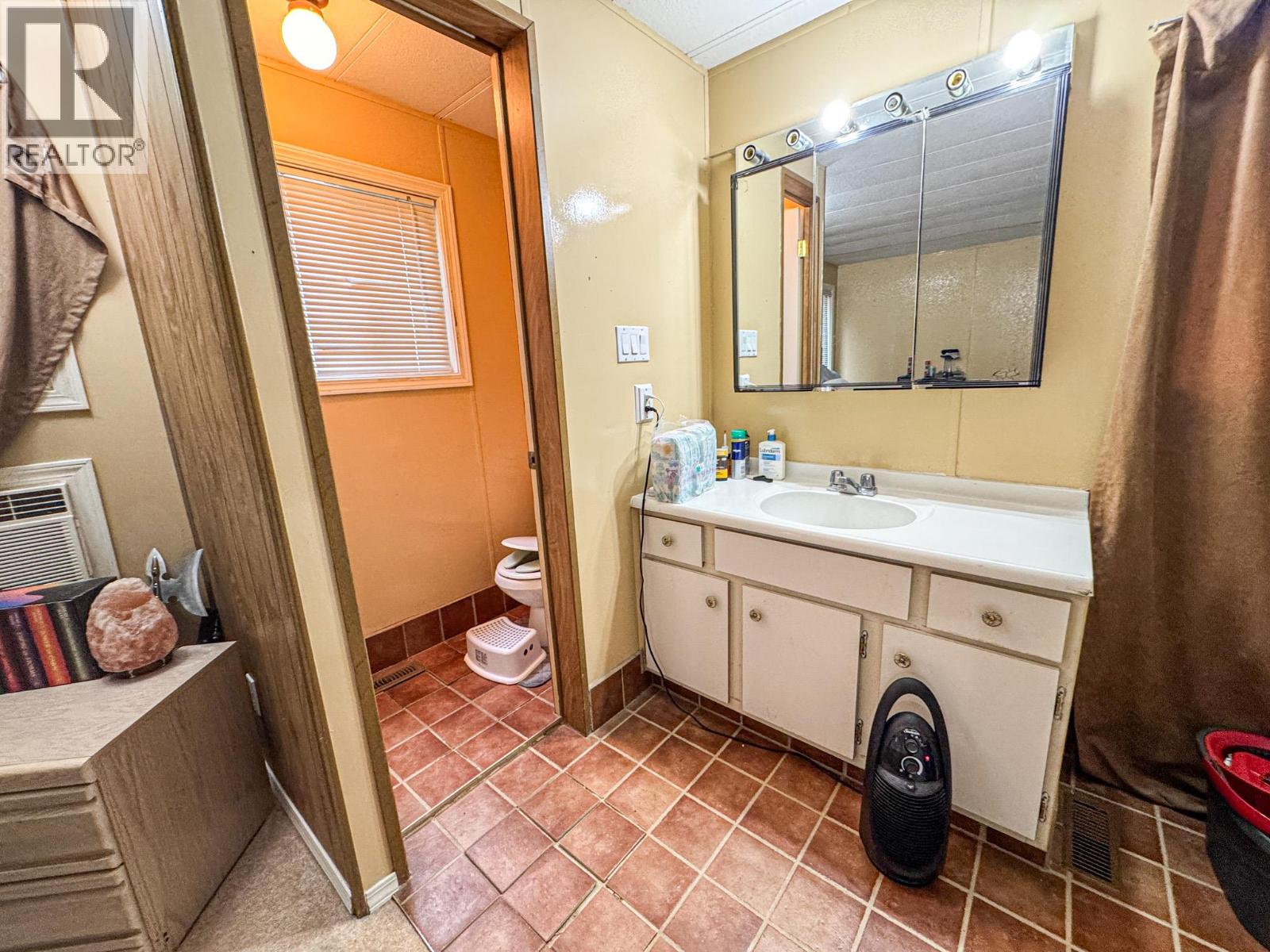 12 Eacrett Road - 6