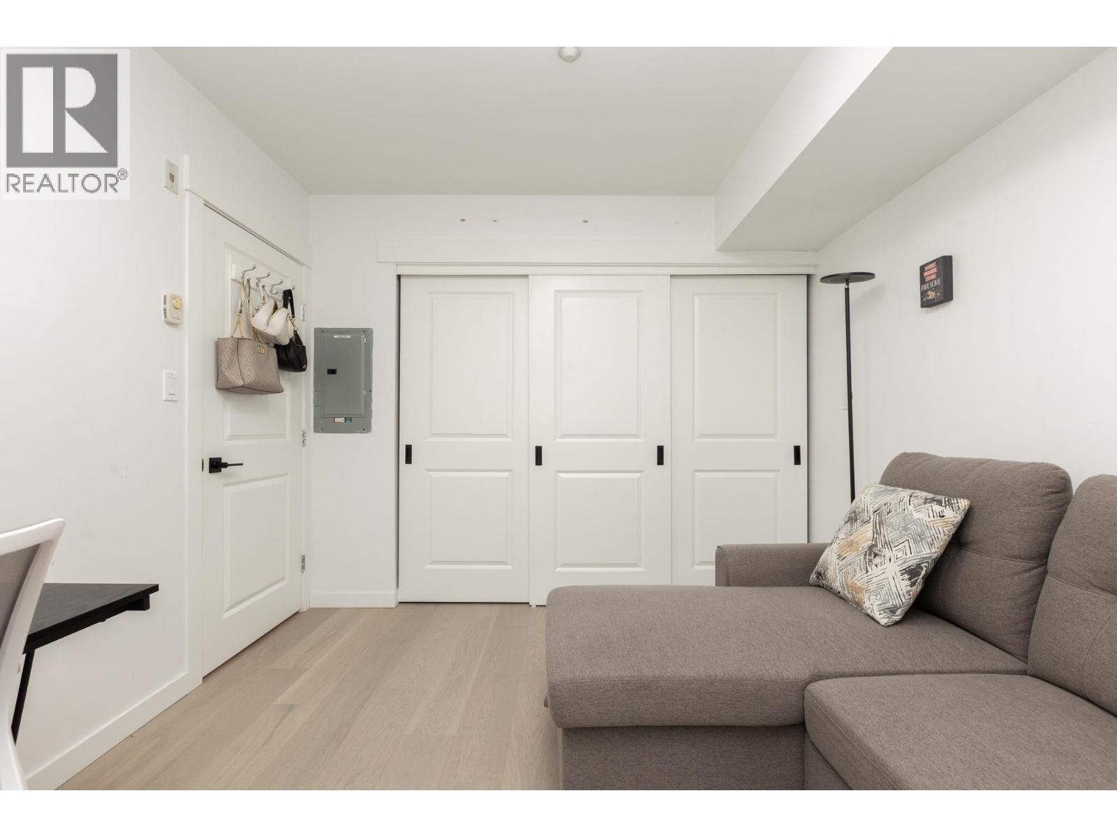 #203-1315 56 Street, Delta