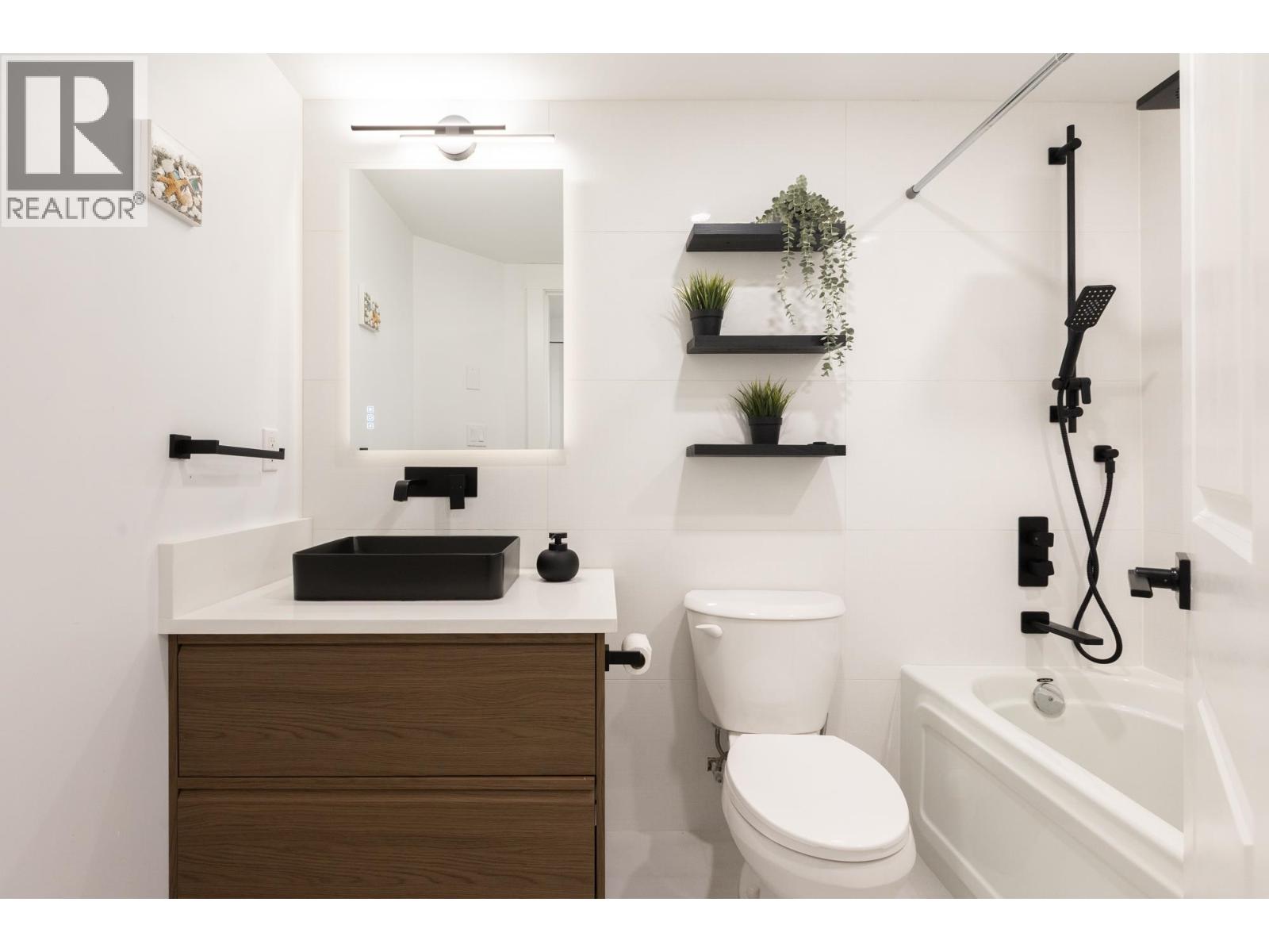 #203-1315 56 Street, Delta