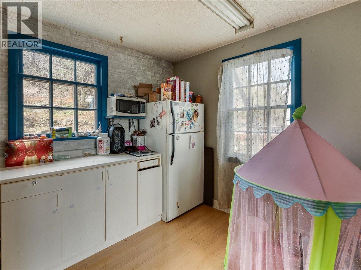 2150 Thompson Avenue, Rossland