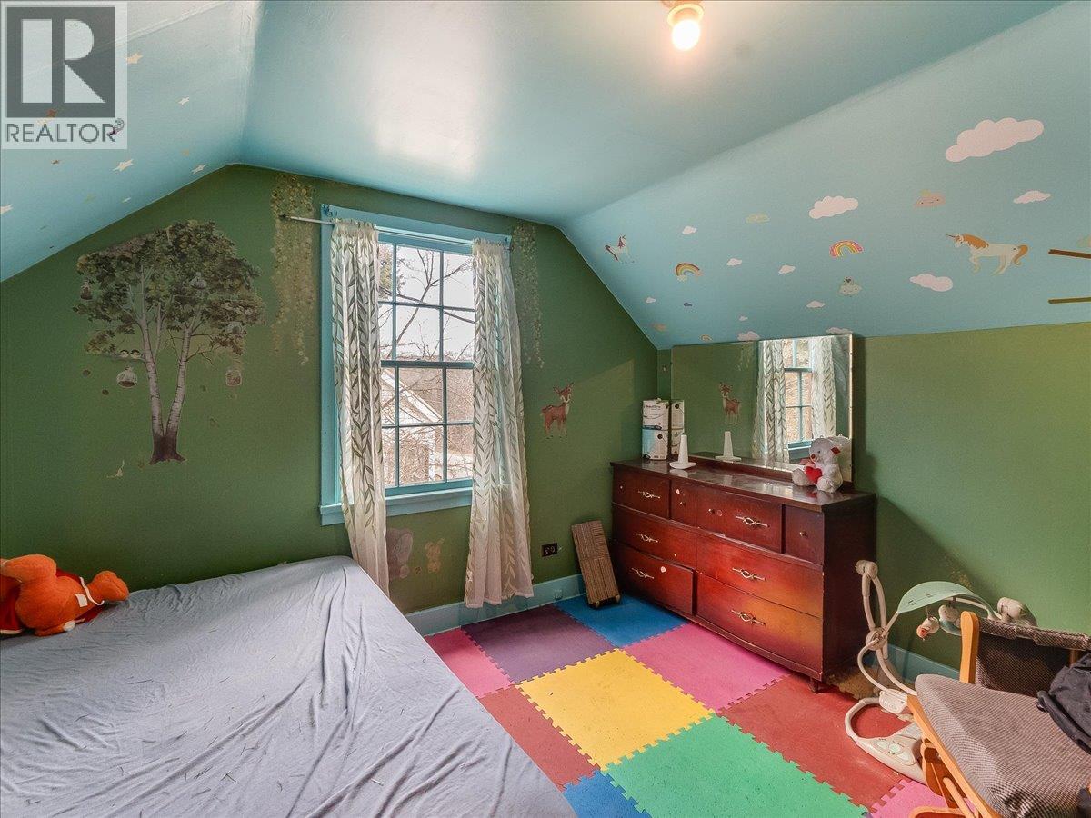 2150 Thompson Avenue, Rossland