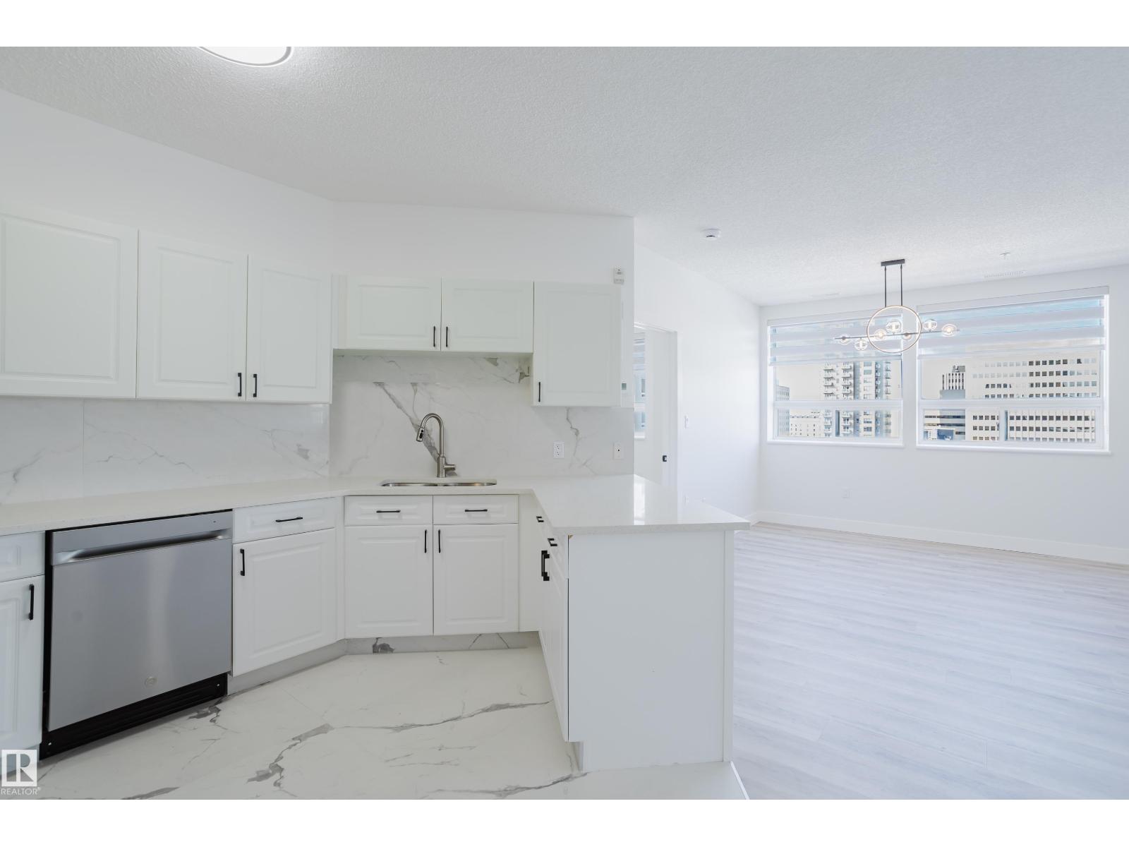 #703 9919 105 ST NW - 11