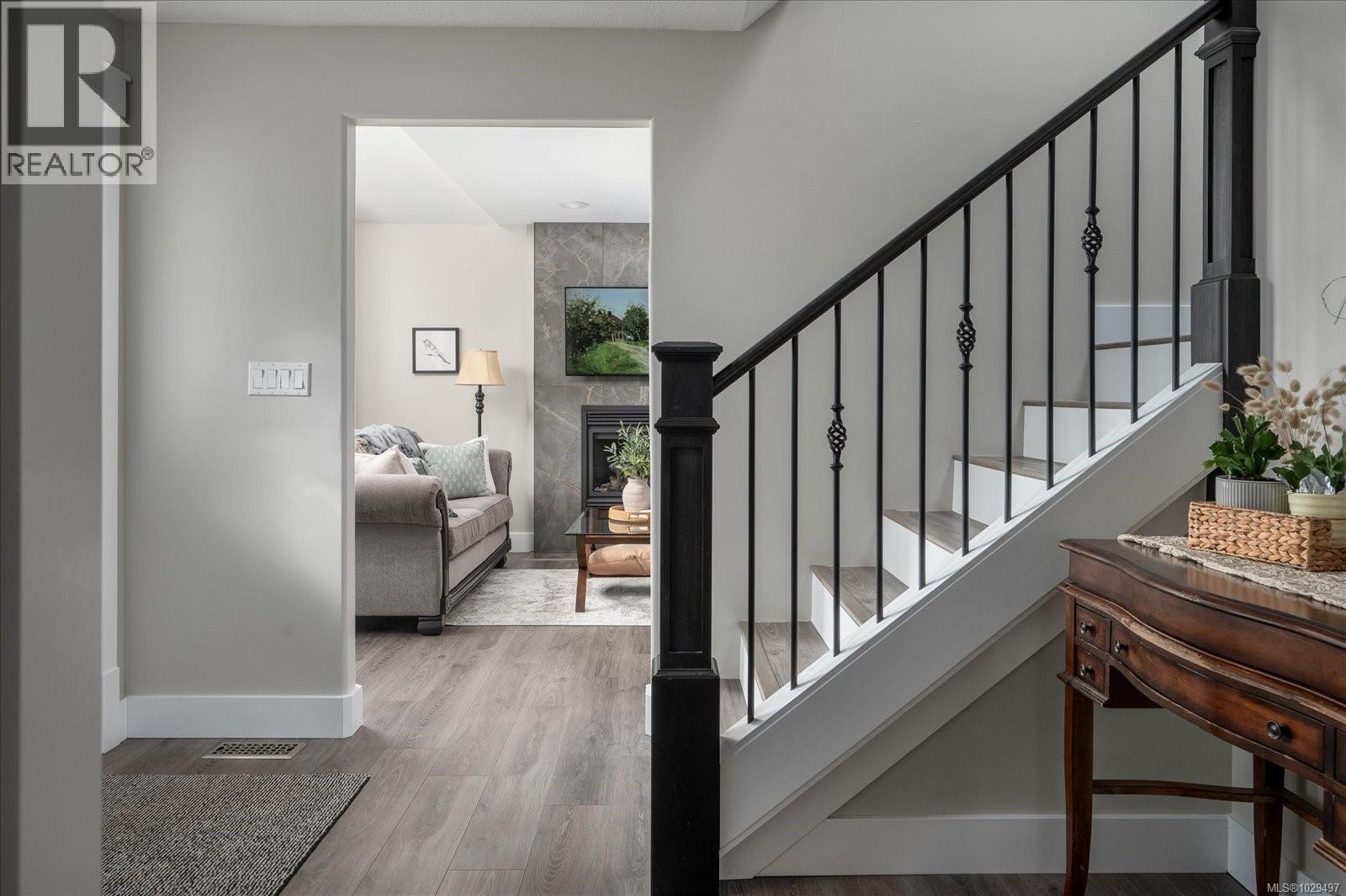 611 ERMINESKIN AVE - 16