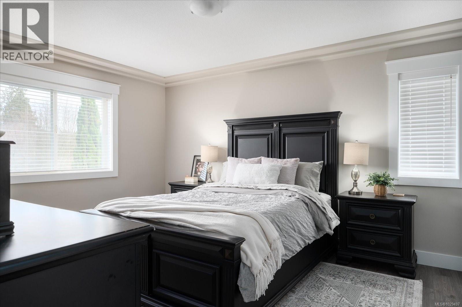 611 ERMINESKIN AVE - 27