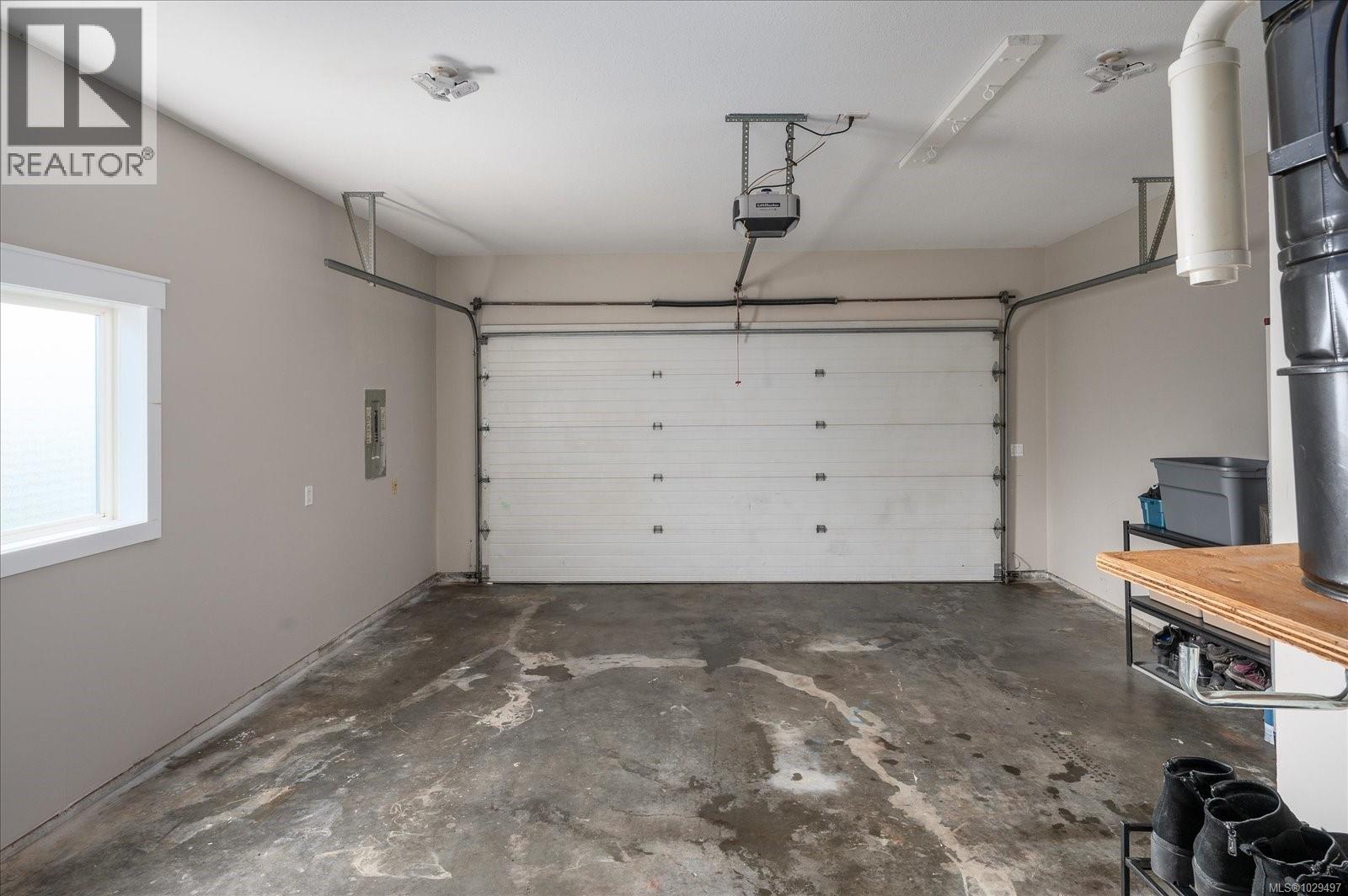 611 ERMINESKIN AVE - 30