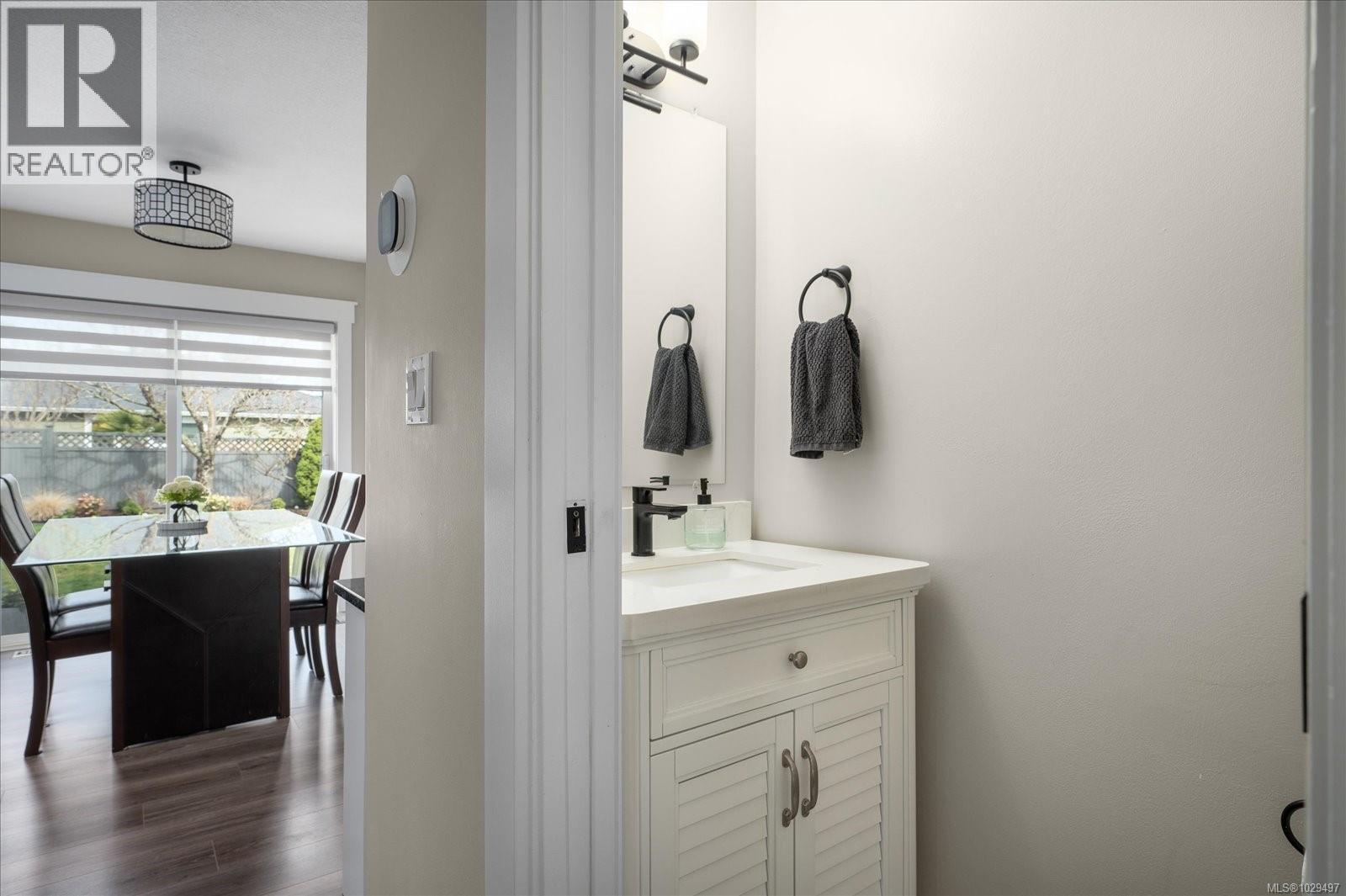 611 ERMINESKIN AVE - 31