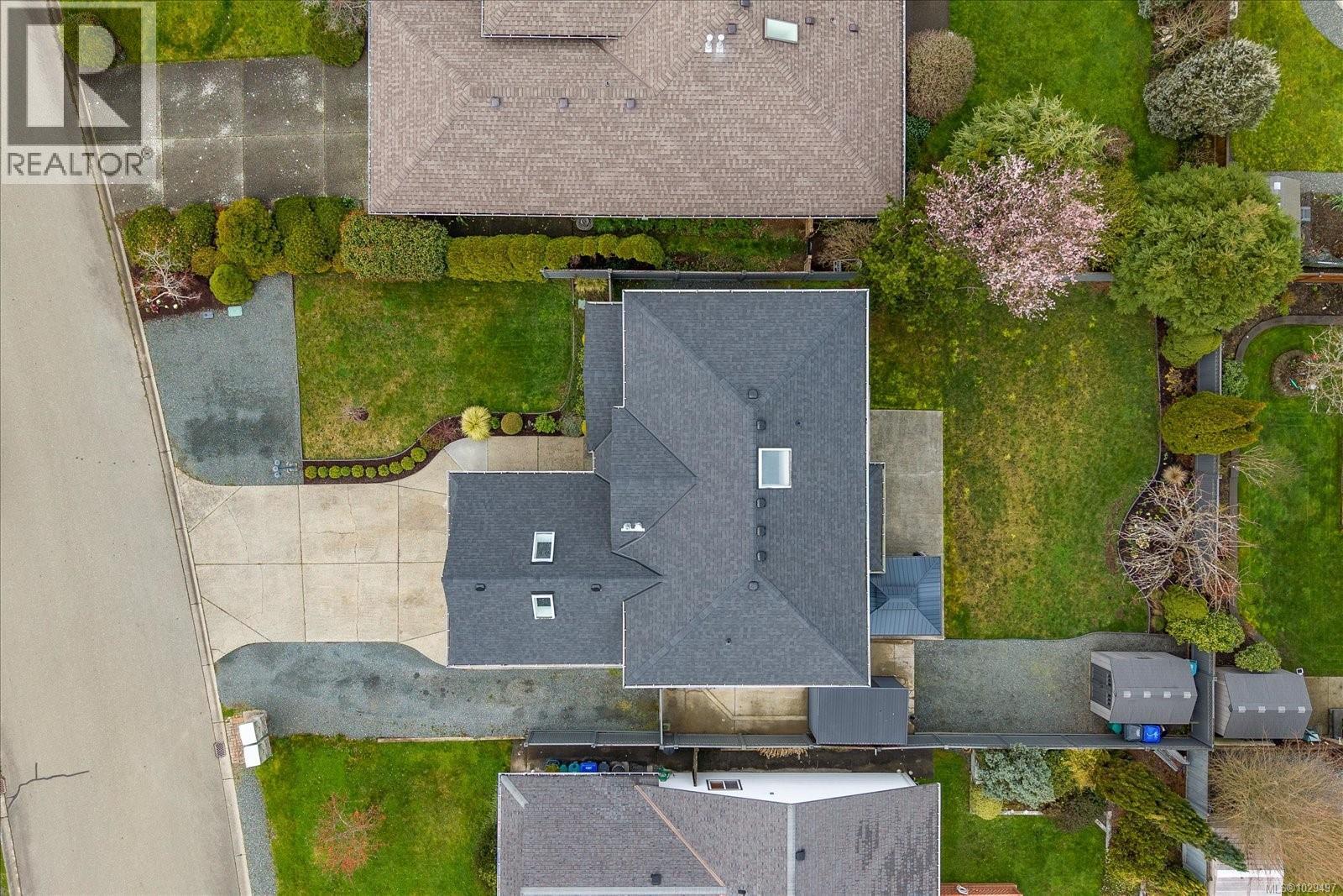 611 ERMINESKIN AVE - 32