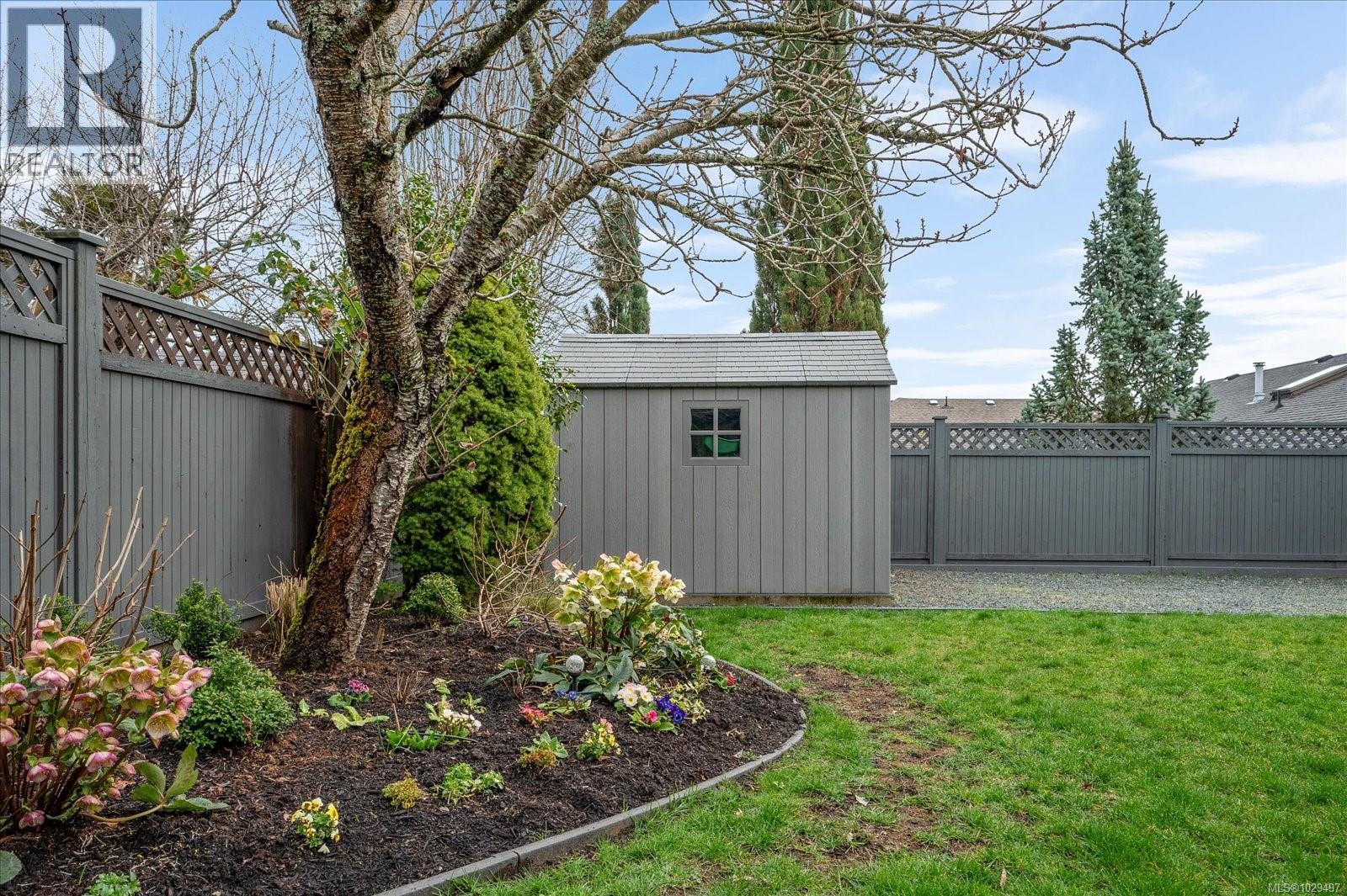 611 ERMINESKIN AVE - 38