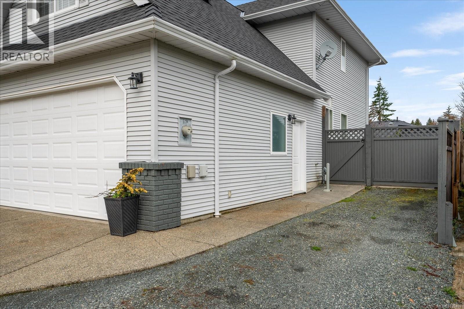 611 ERMINESKIN AVE - 42