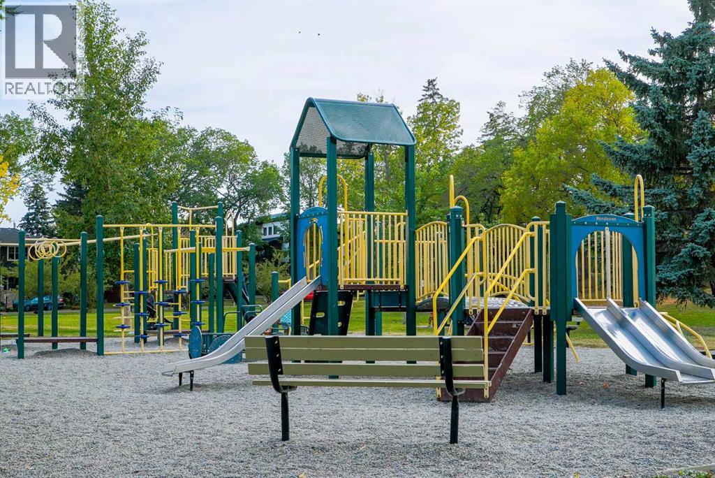 Single Family House for Sale in   Avenue NW Tuxedo Park Calgary 